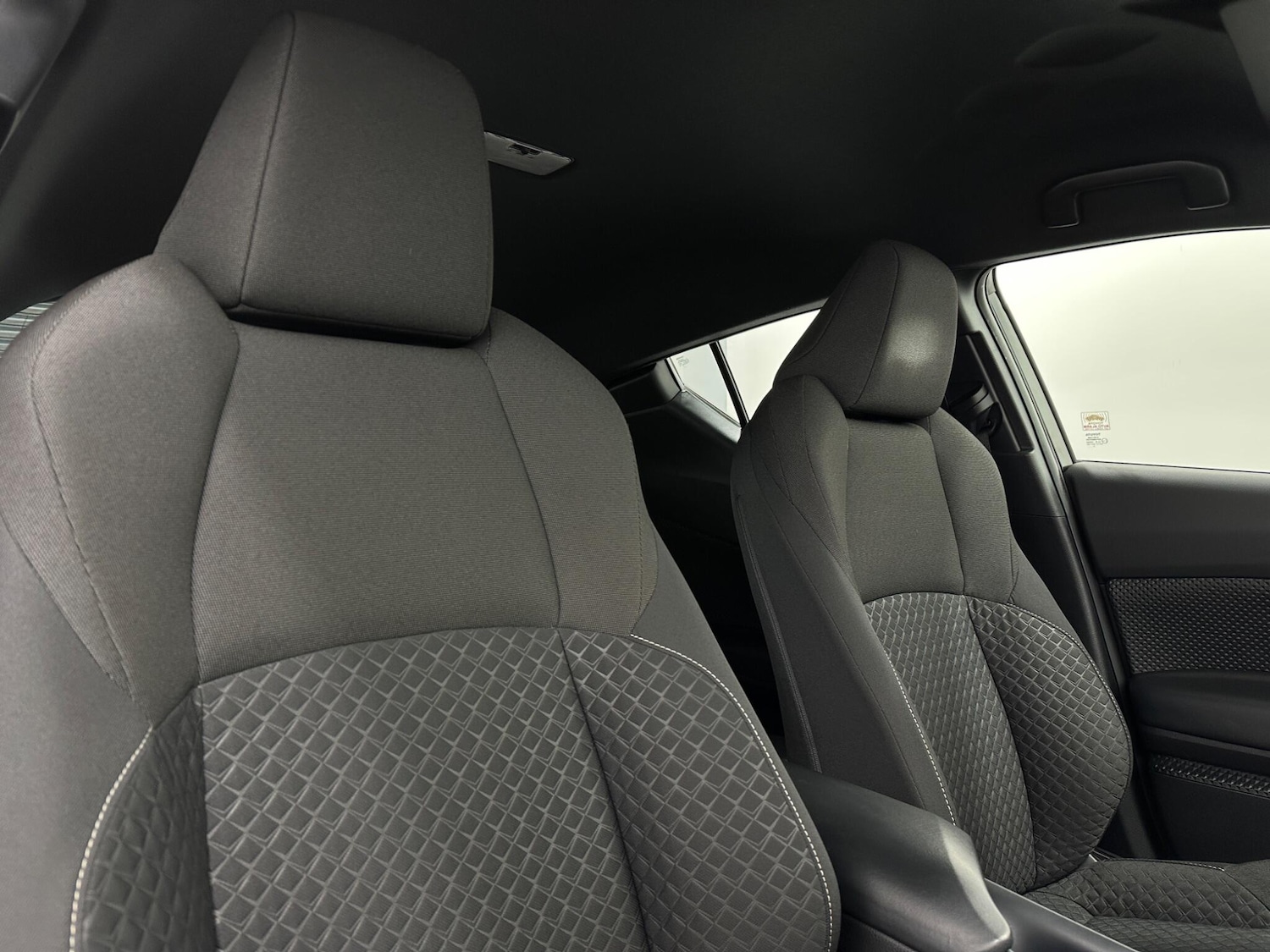 Used Toyota C-HR 2021 for sale - 77202929: Photo 28