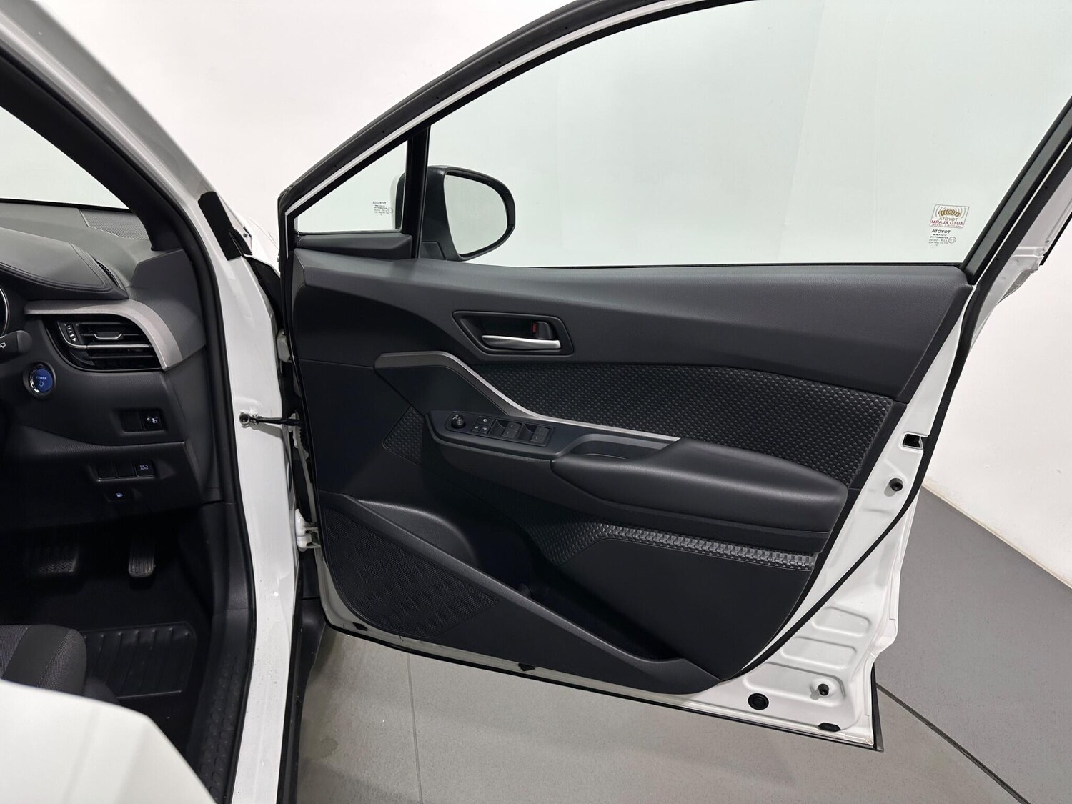 Used Toyota C-HR 2021 for sale - 77202929: Photo 29