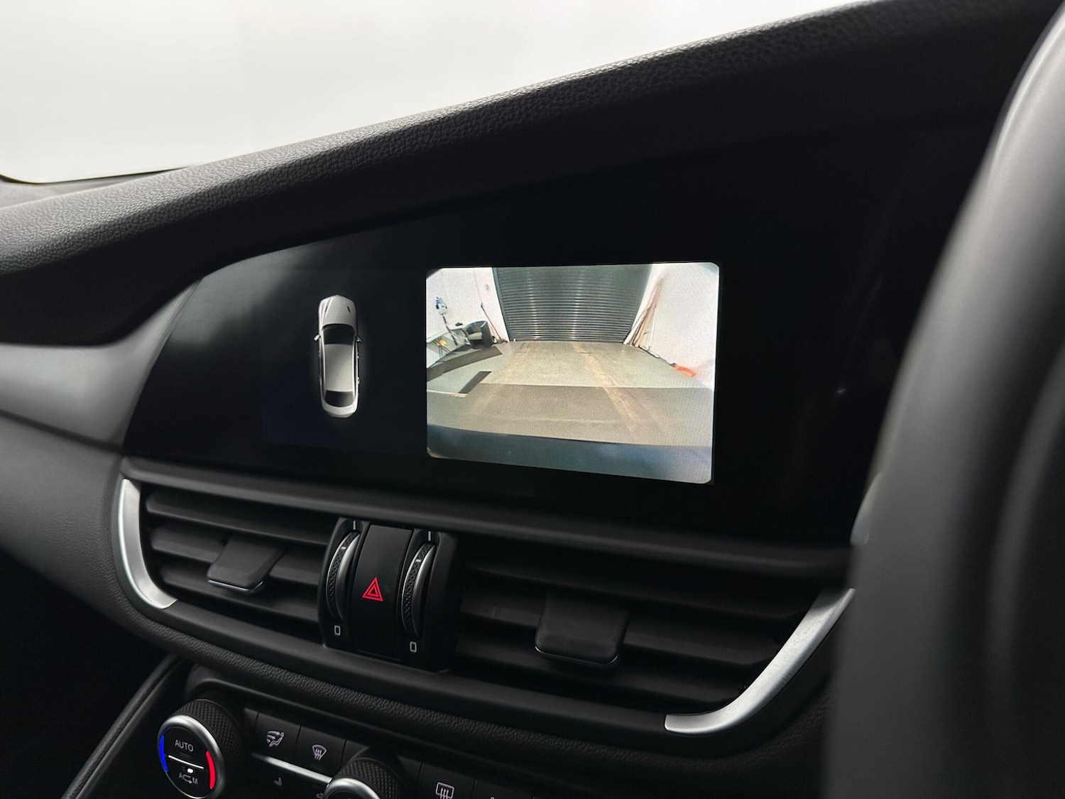 Used Alfa Romeo Giulia 2017 for sale - 77559715: Photo 24