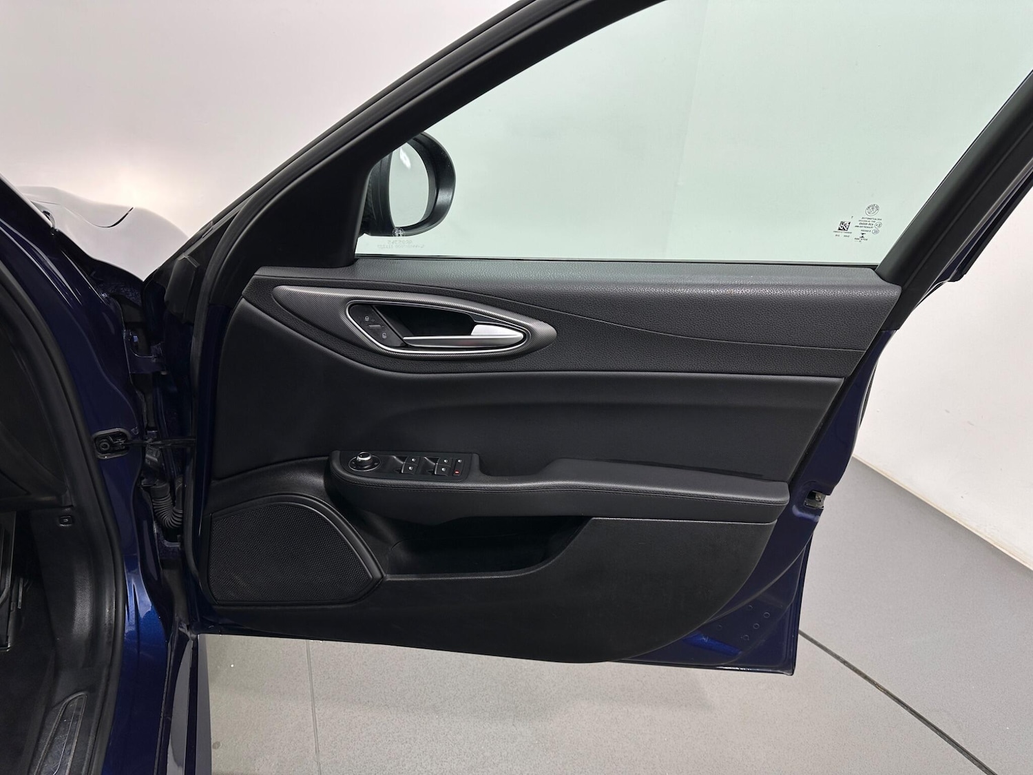 Used Alfa Romeo Giulia 2017 for sale - 77559715: Photo 33