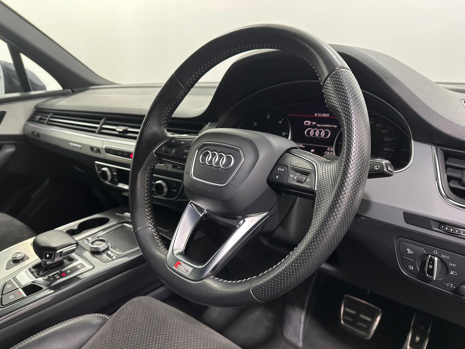 Used Audi Q7 2018 for sale - 76878872: Photo 10