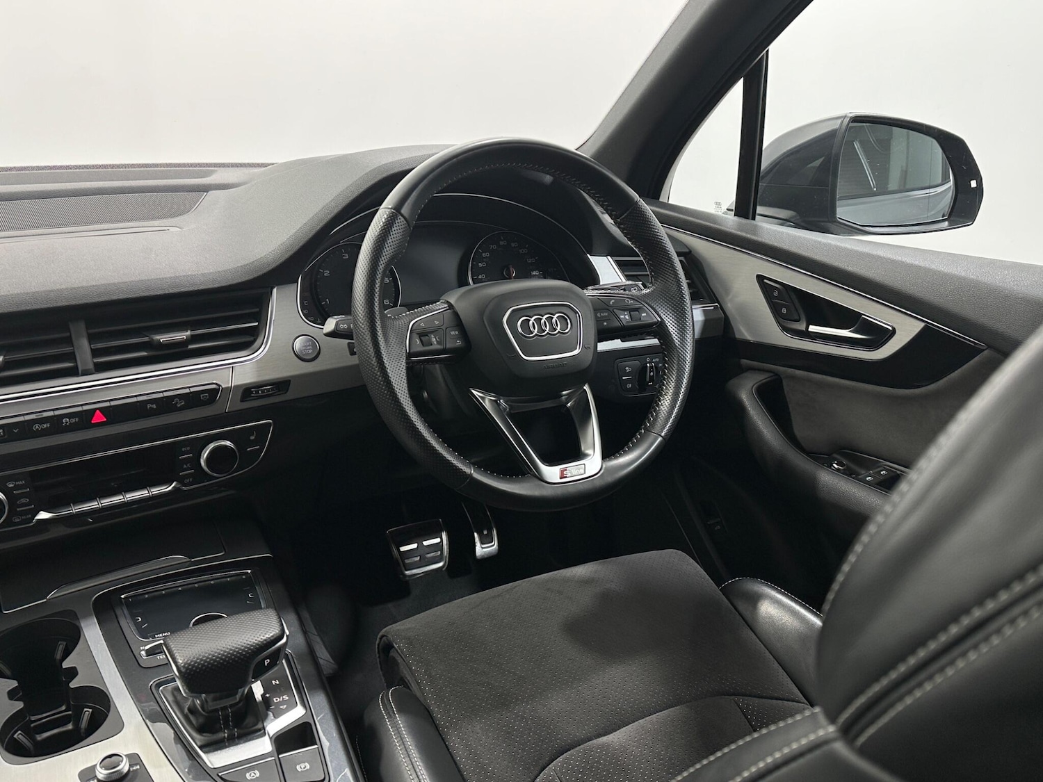 Used Audi Q7 2018 for sale - 76878872: Photo 11