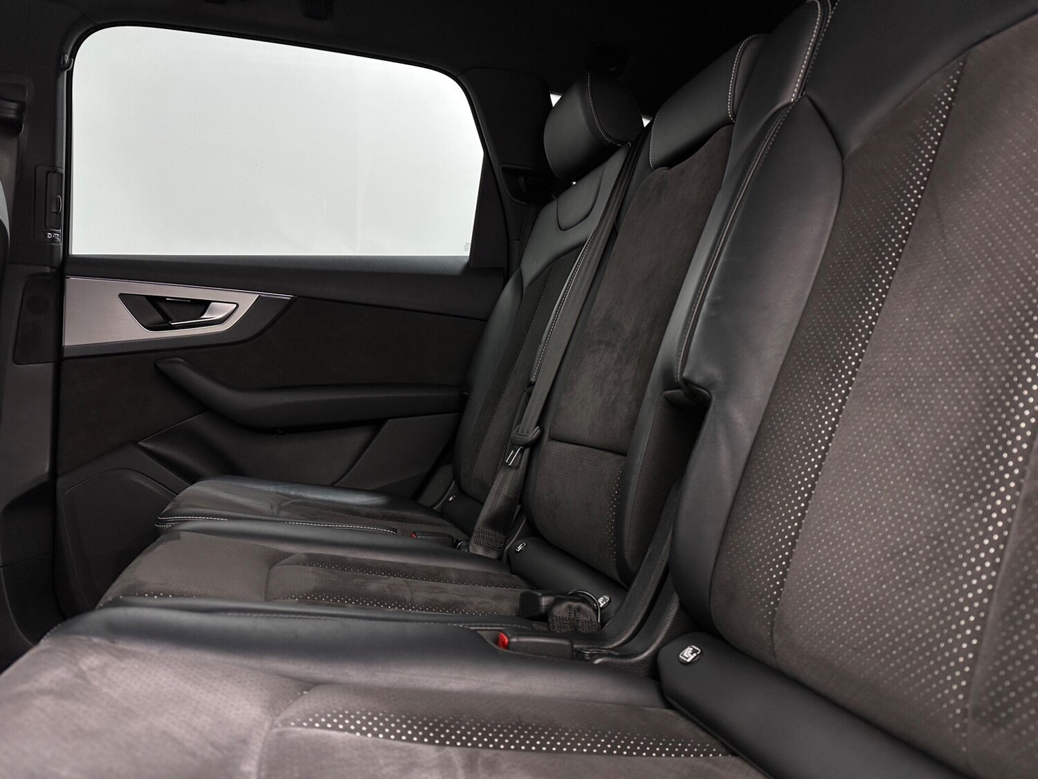 Used Audi Q7 2018 for sale - 76878872: Photo 40