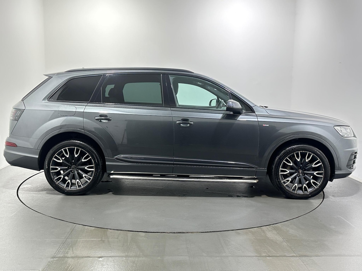 Used Audi Q7 2018 for sale - 76878872: Photo 9