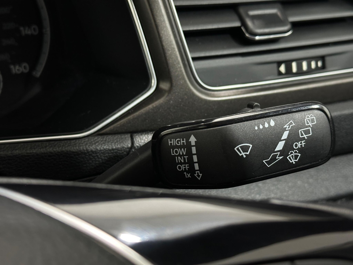 Used Volkswagen T-Roc 2018 for sale - 77564849: Photo 16