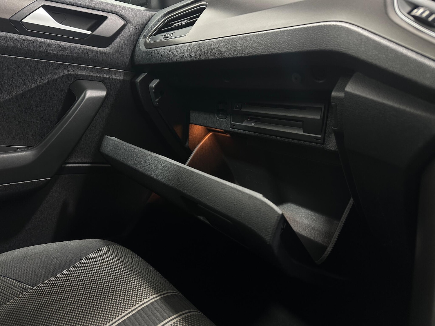 Used Volkswagen T-Roc 2018 for sale - 77564849: Photo 27