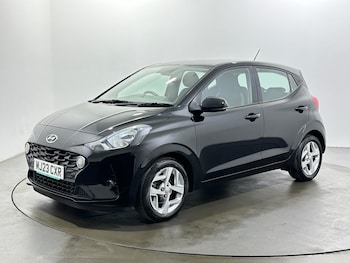 Used Hyundai i10 2023 for sale - 79401103: Photo