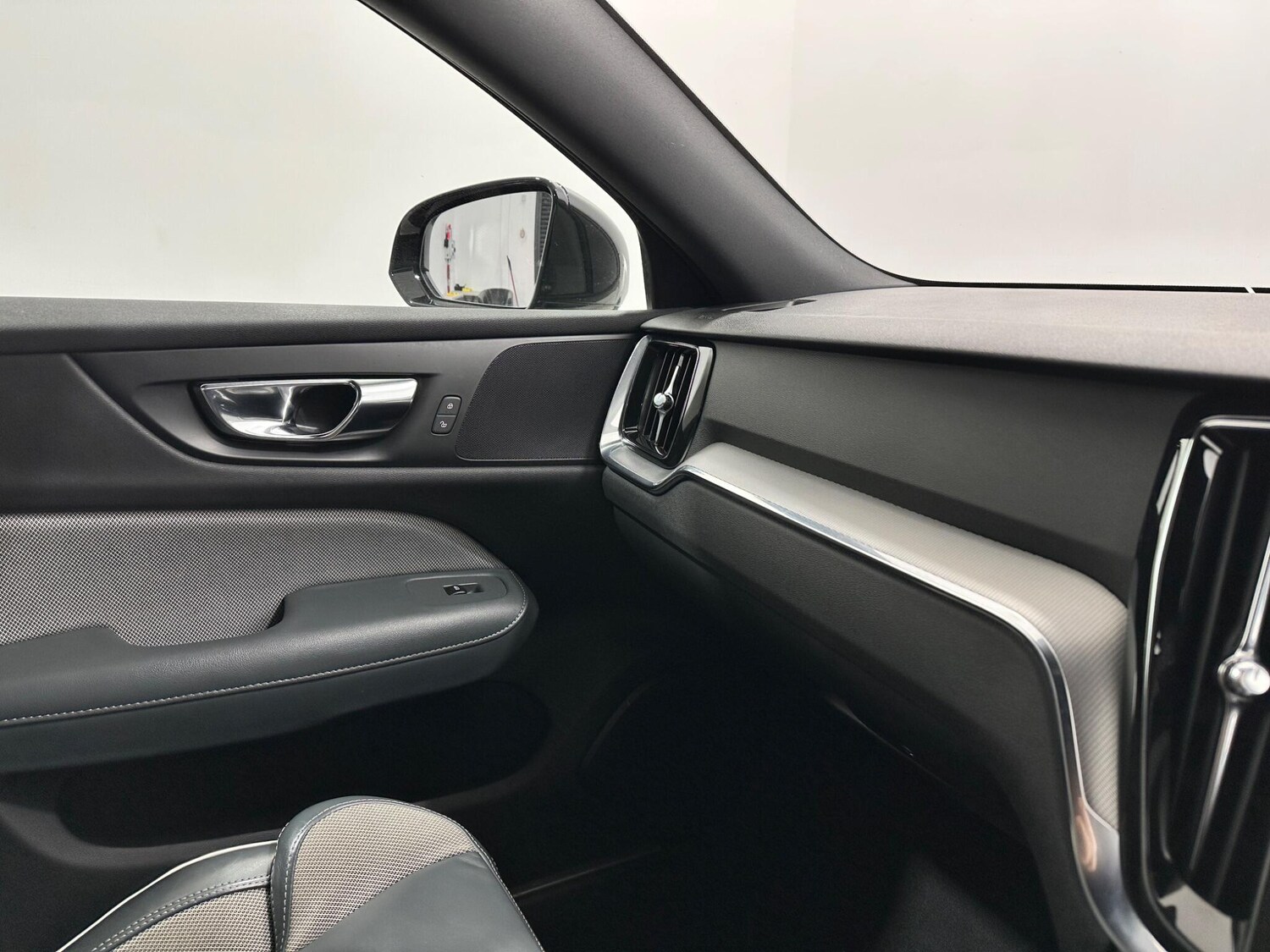 Used Volvo S60 2019 for sale - 77853902: Photo 28