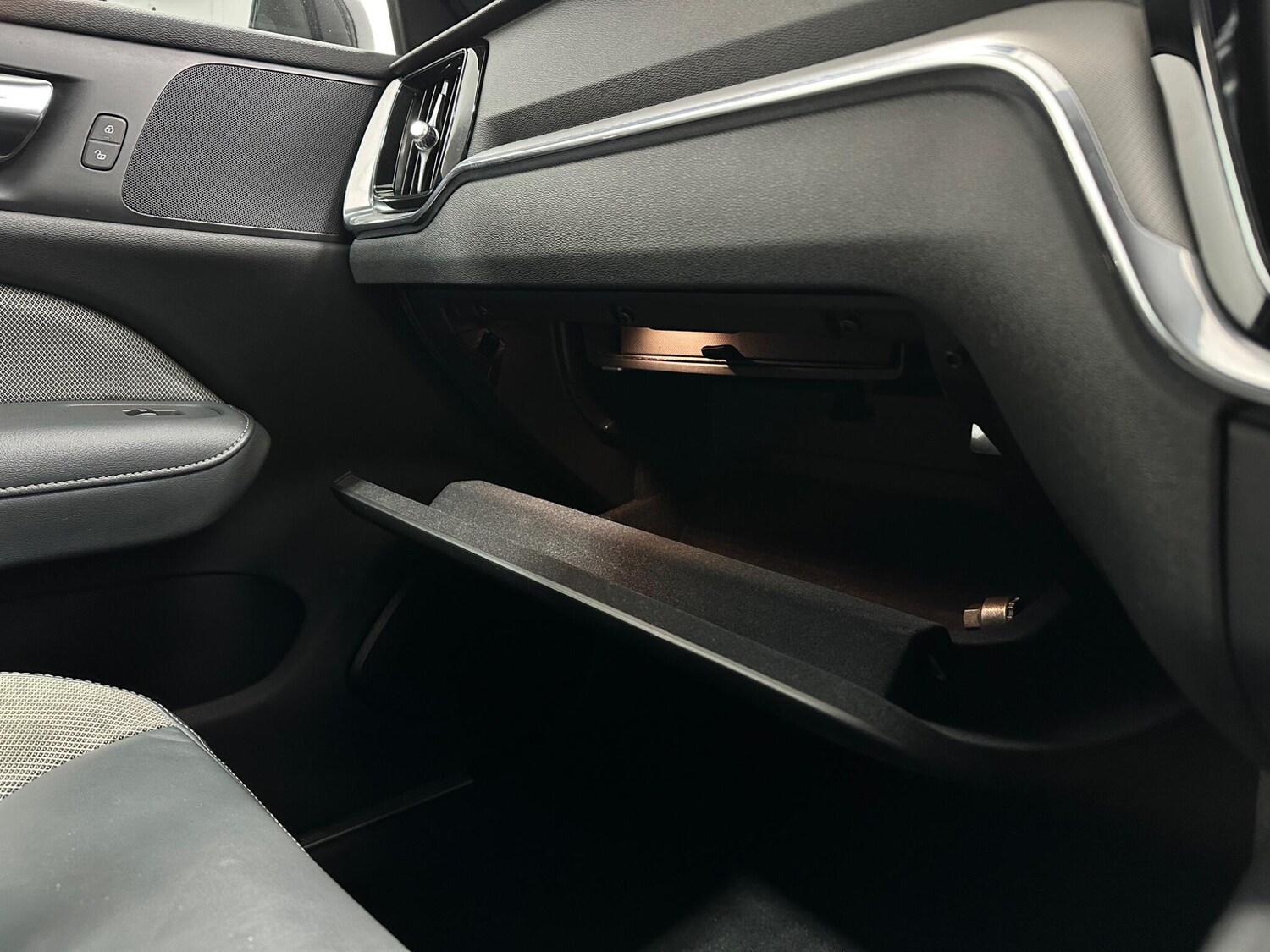 Used Volvo S60 2019 for sale - 77853902: Photo 29