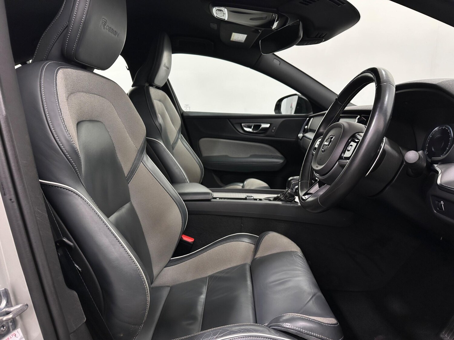 Used Volvo S60 2019 for sale - 77853902: Photo 32