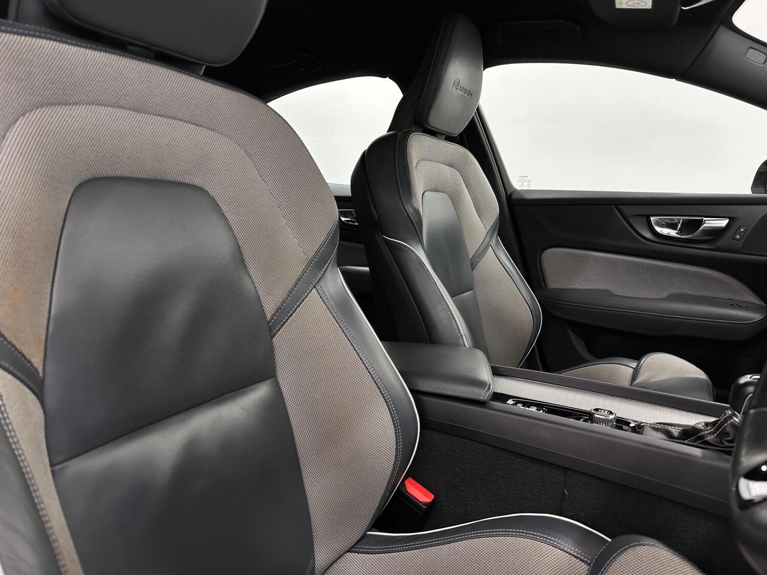 Used Volvo S60 2019 for sale - 77853902: Photo 33