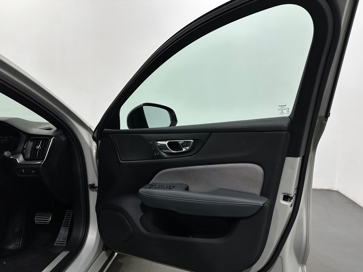 Used Volvo S60 2019 for sale - 77853902: Photo 35