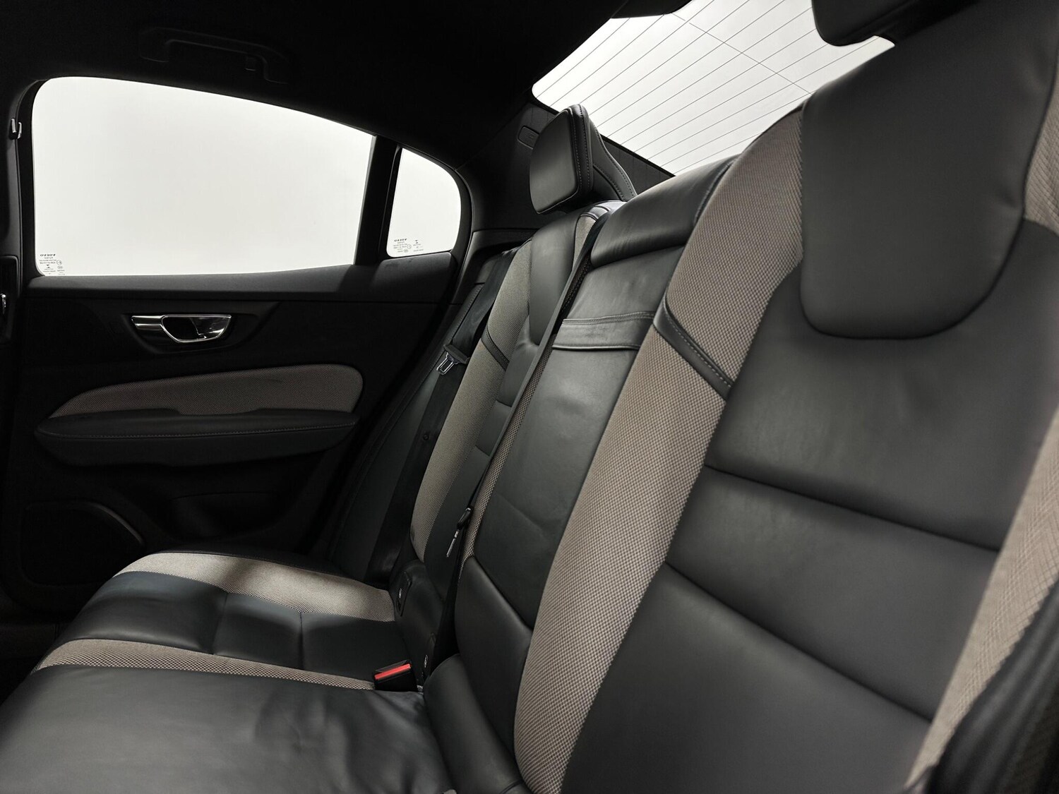 Used Volvo S60 2019 for sale - 77853902: Photo 41