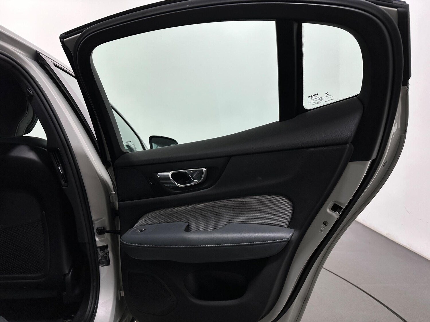 Used Volvo S60 2019 for sale - 77853902: Photo 45