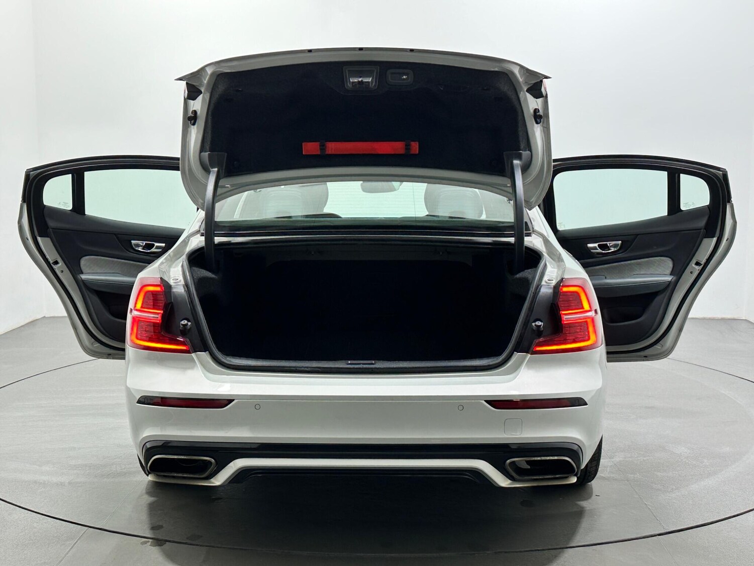 Used Volvo S60 2019 for sale - 77853902: Photo 46