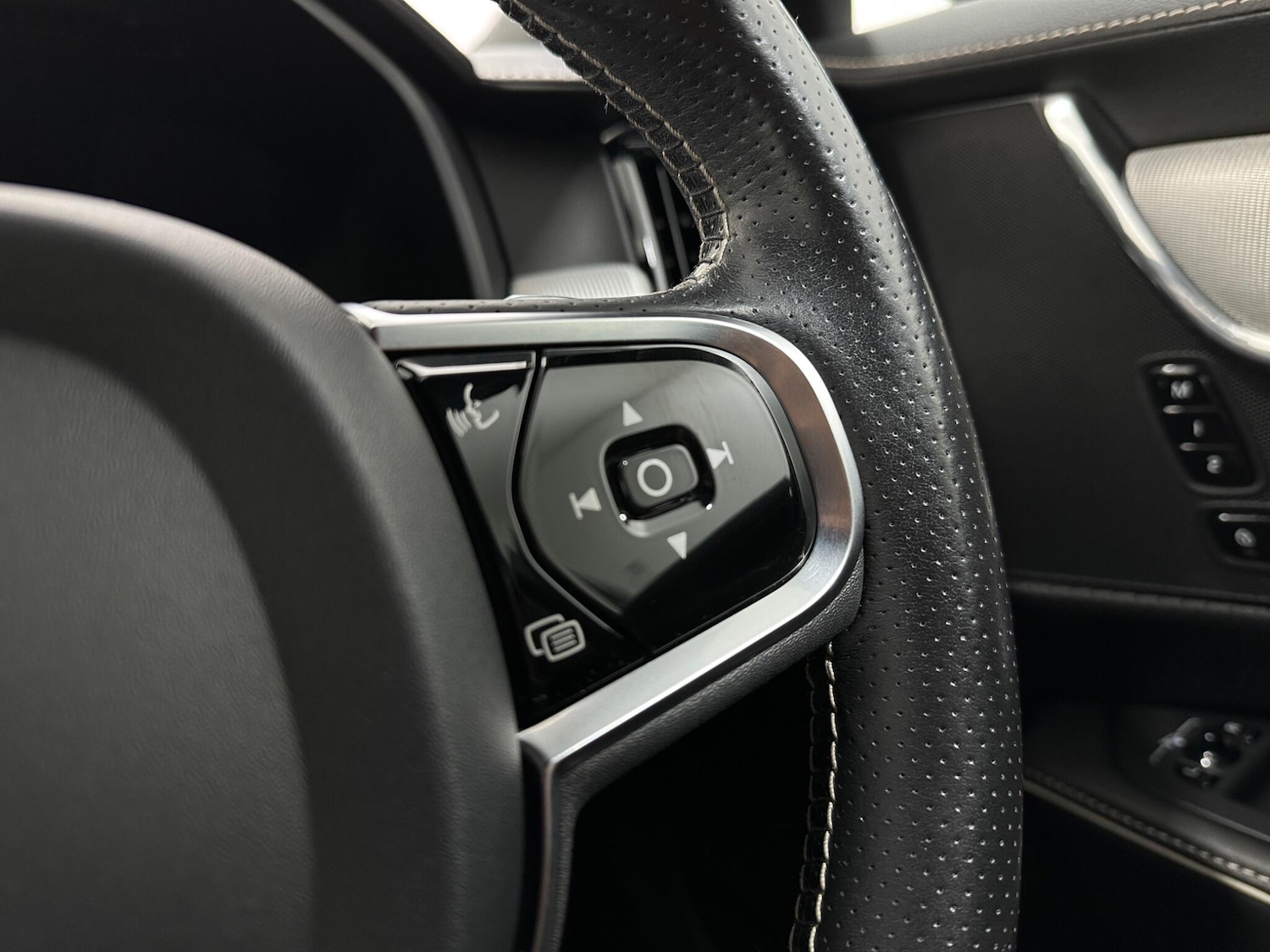 Used Volvo S90 2019 for sale - 76878501: Photo 15