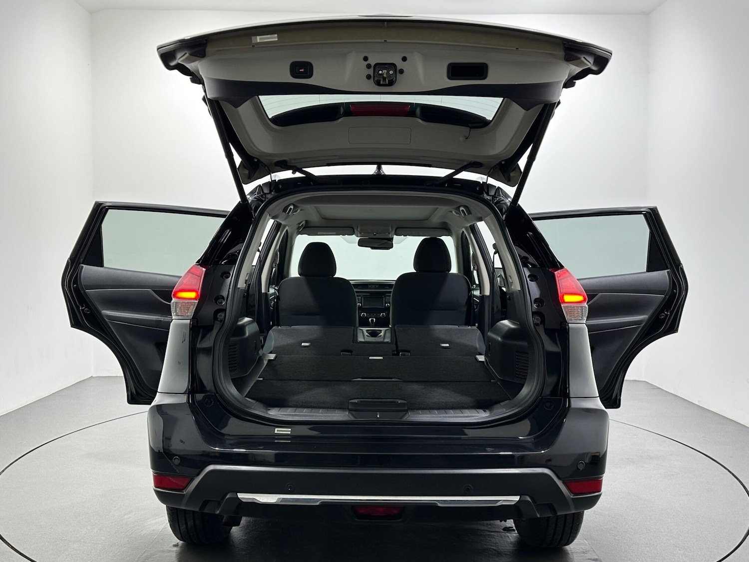 Used Nissan X-Trail 2018 for sale - 76878877: Photo 40