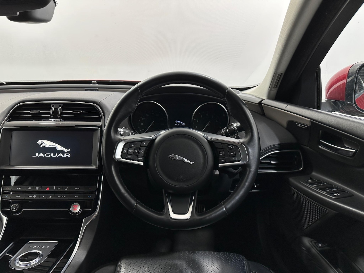 Used Jaguar XE 2018 for sale - 76878509: Photo 12