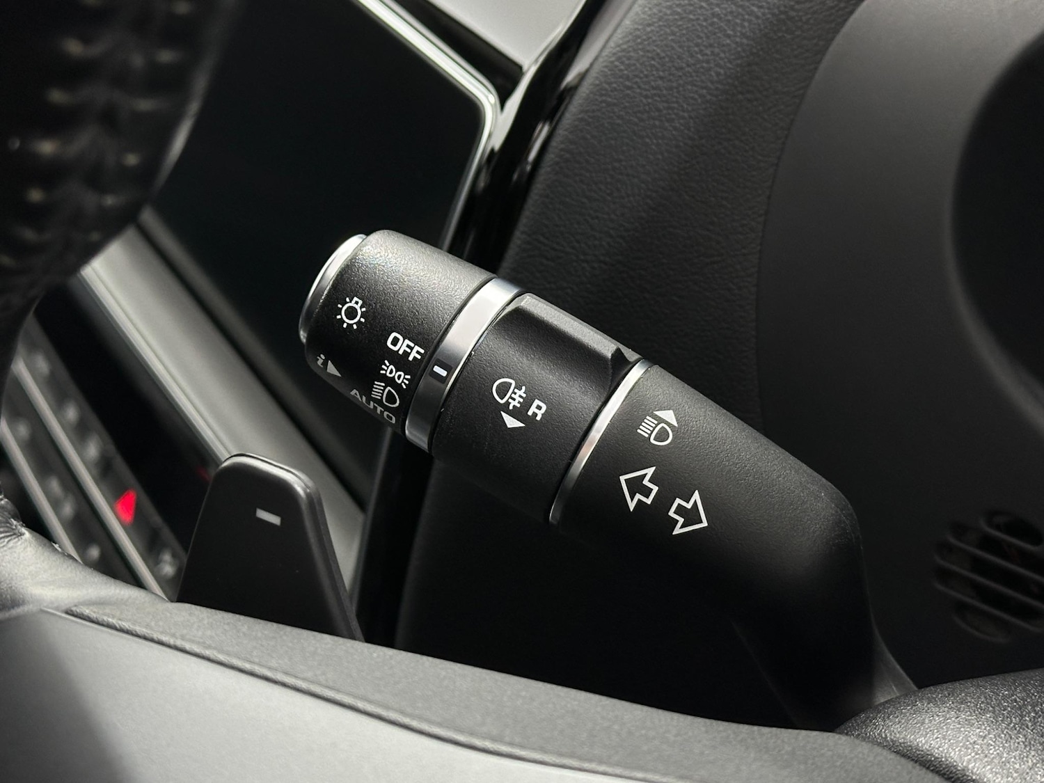 Used Jaguar XE 2018 for sale - 76878509: Photo 13