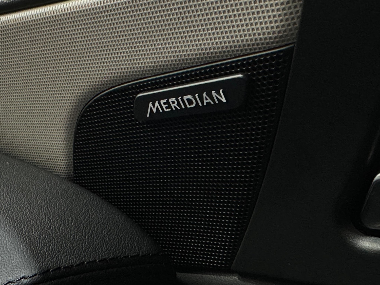 Used Jaguar XE 2018 for sale - 76878509: Photo 18