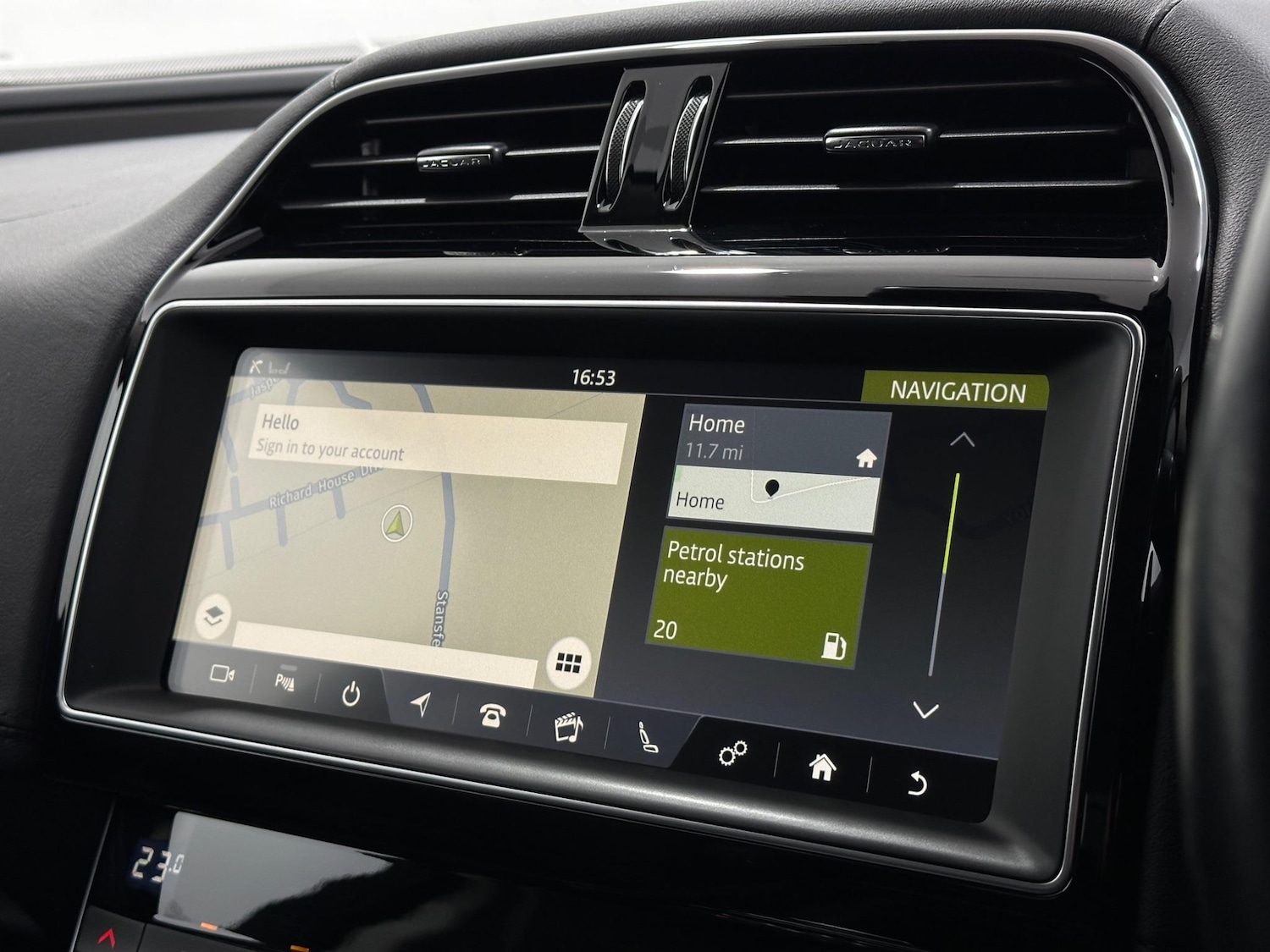 Used Jaguar XE 2018 for sale - 76878509: Photo 23