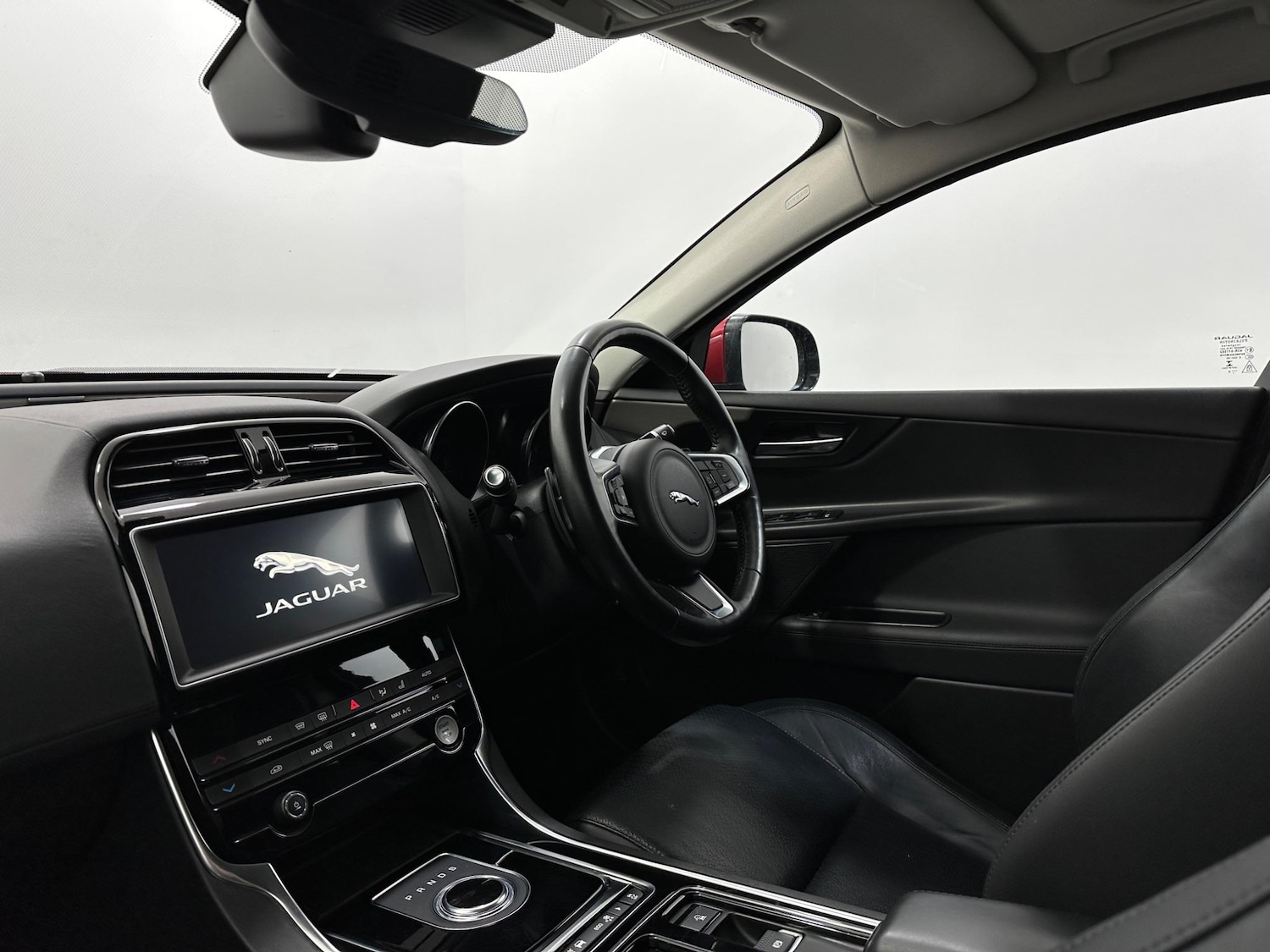 Used Jaguar XE 2018 for sale - 76878509: Photo 28