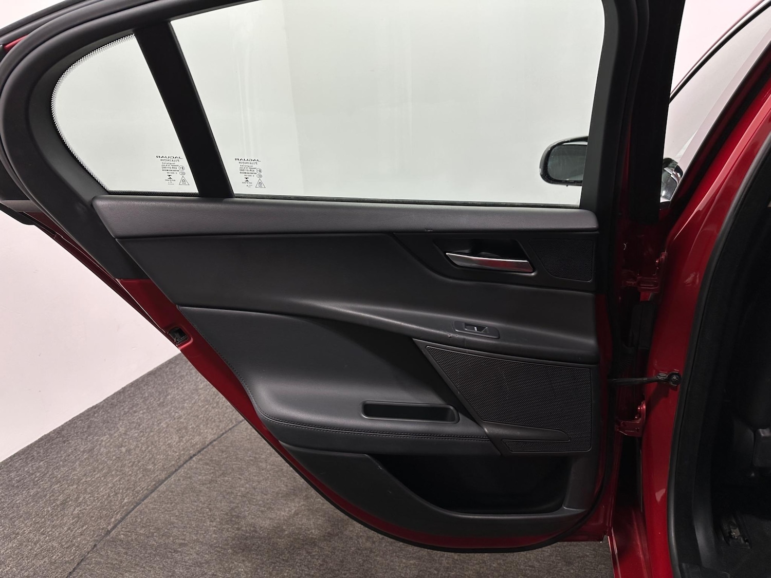 Used Jaguar XE 2018 for sale - 76878509: Photo 37