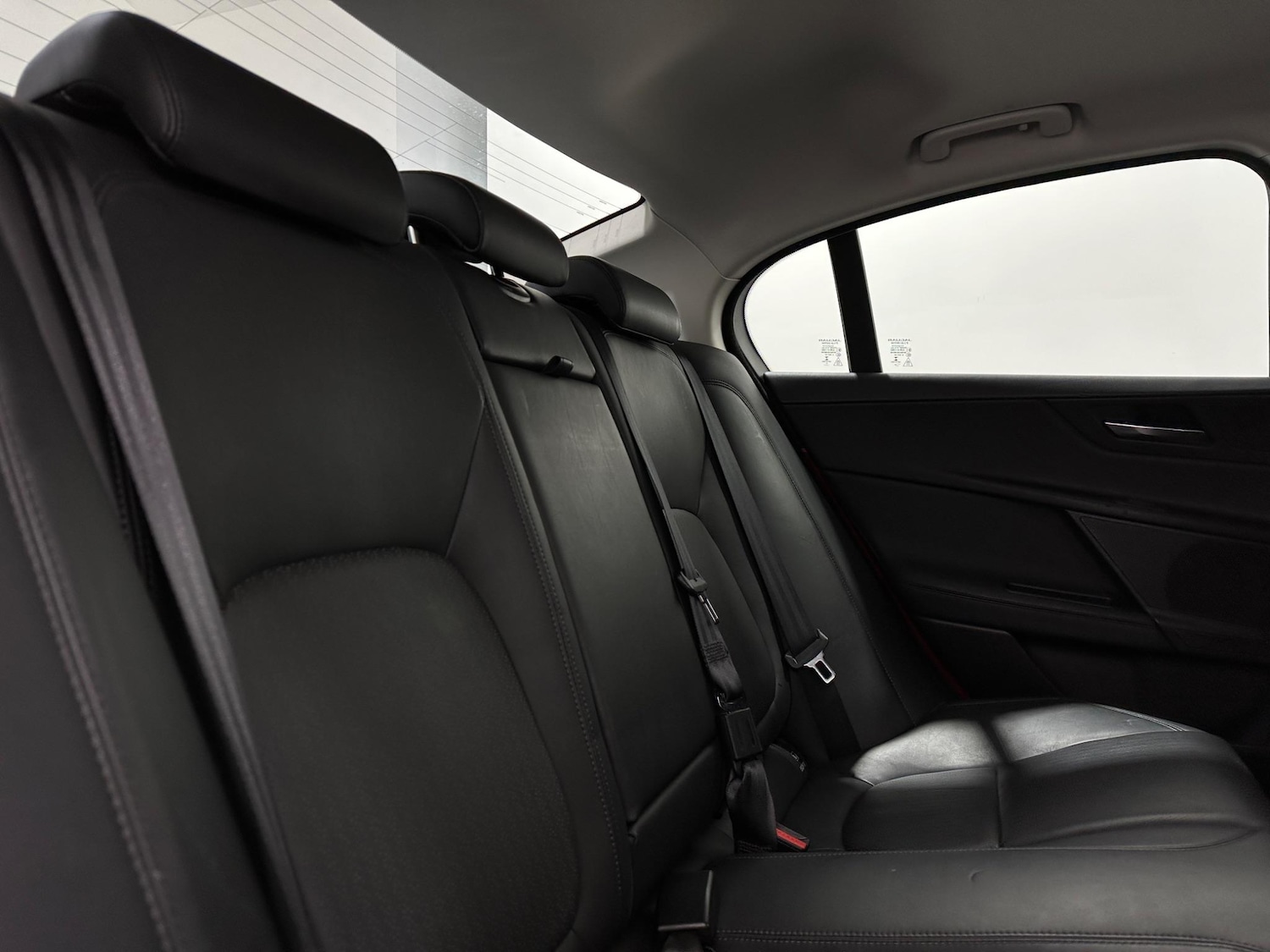 Used Jaguar XE 2018 for sale - 76878509: Photo 40