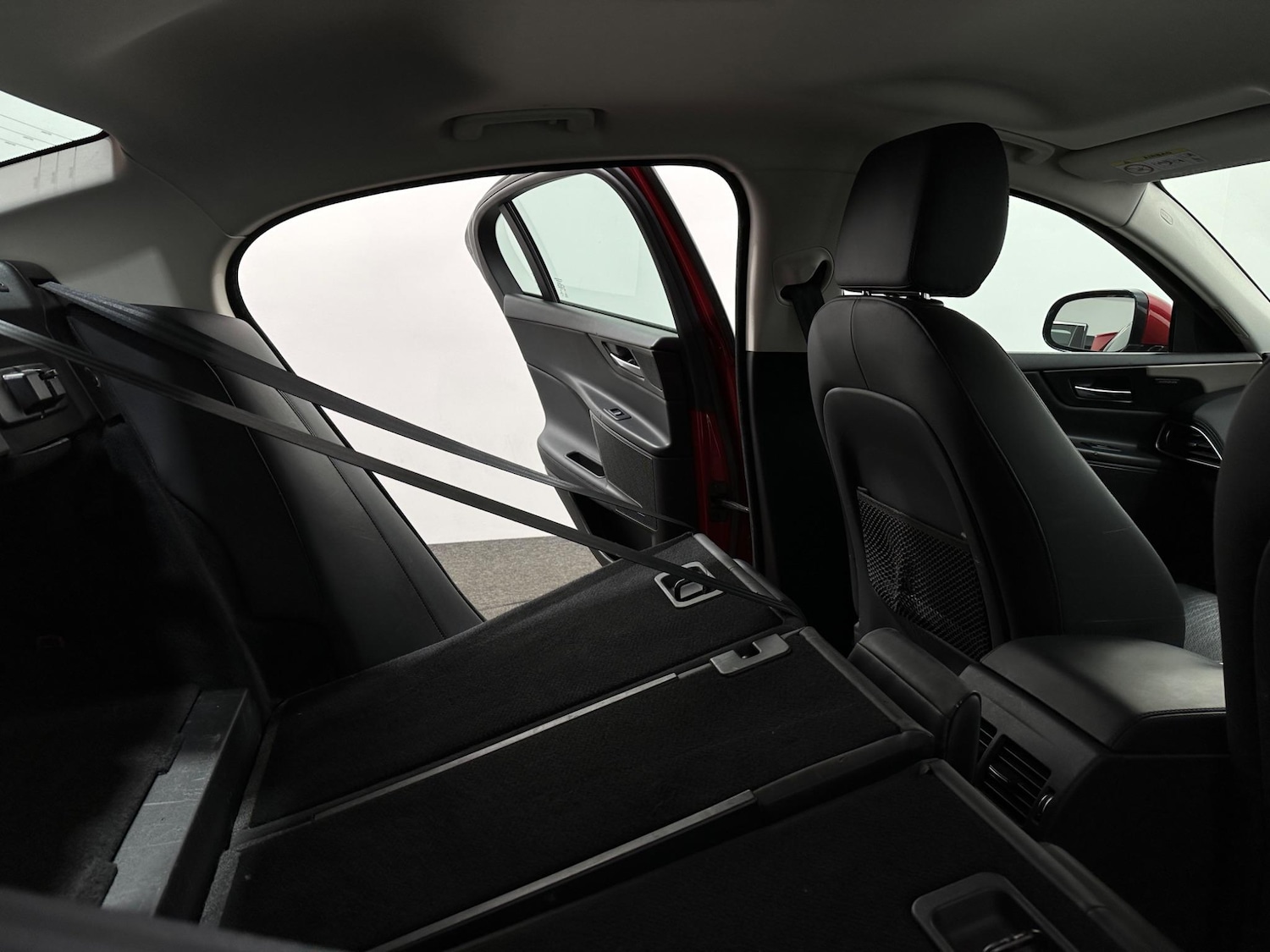 Used Jaguar XE 2018 for sale - 76878509: Photo 44