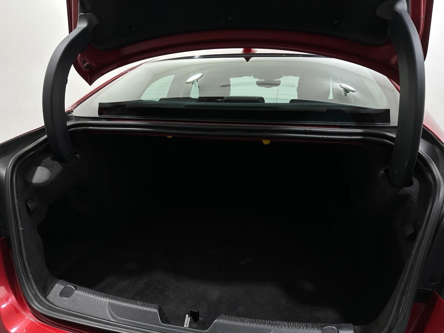 Used Jaguar XE 2018 for sale - 76878509: Photo 46