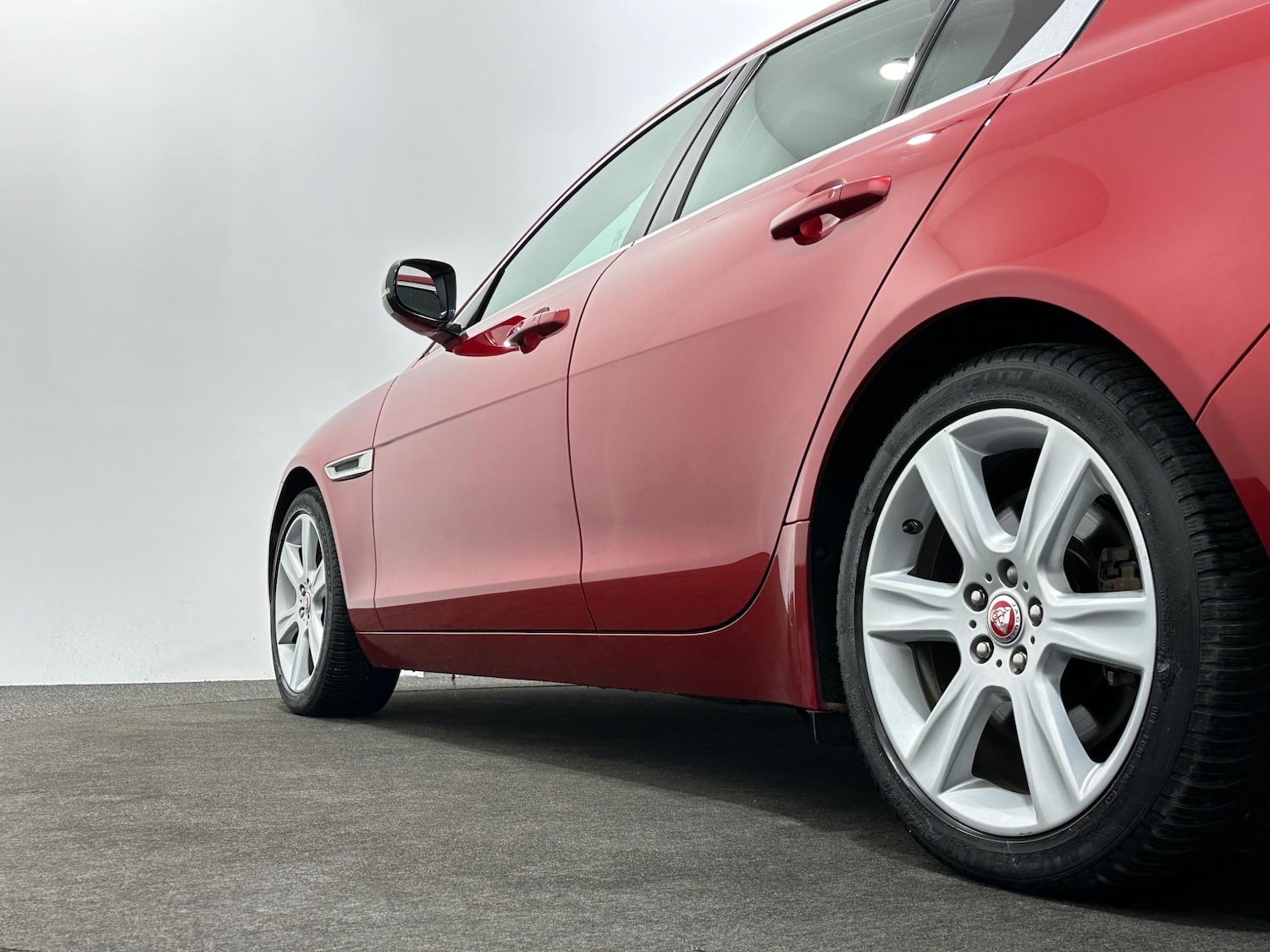 Used Jaguar XE 2018 for sale - 76878509: Photo 47