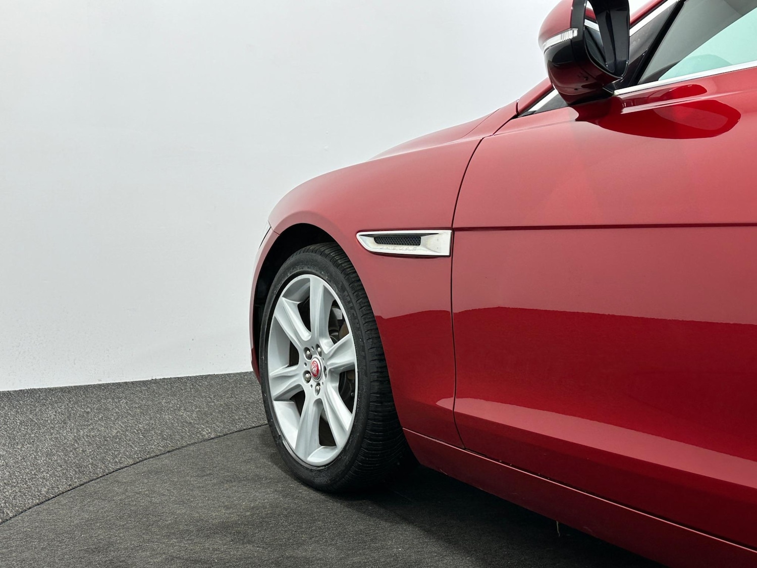 Used Jaguar XE 2018 for sale - 76878509: Photo 49