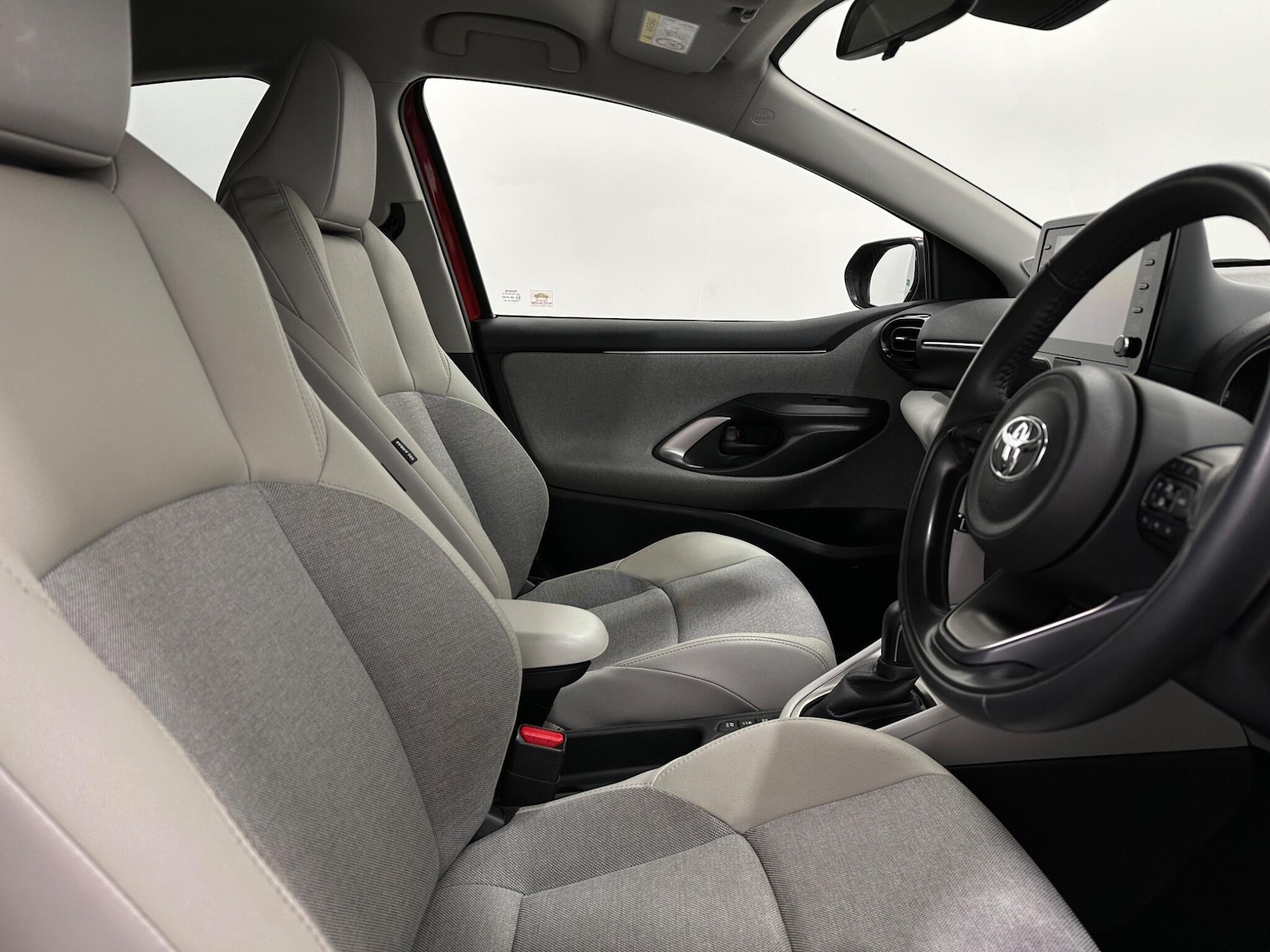 Used Toyota Yaris 2021 for sale - 76878517: Photo 27