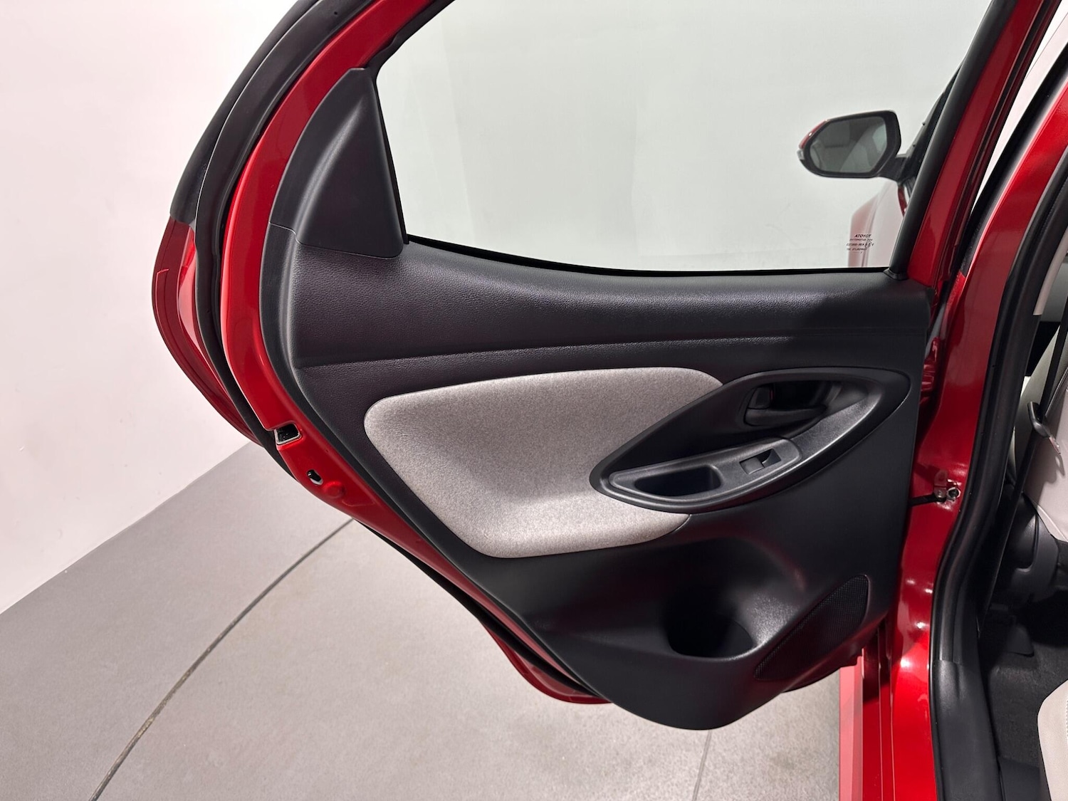 Used Toyota Yaris 2021 for sale - 76878517: Photo 35