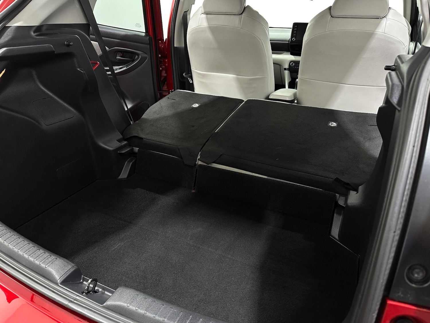 Used Toyota Yaris 2021 for sale - 76878517: Photo 40