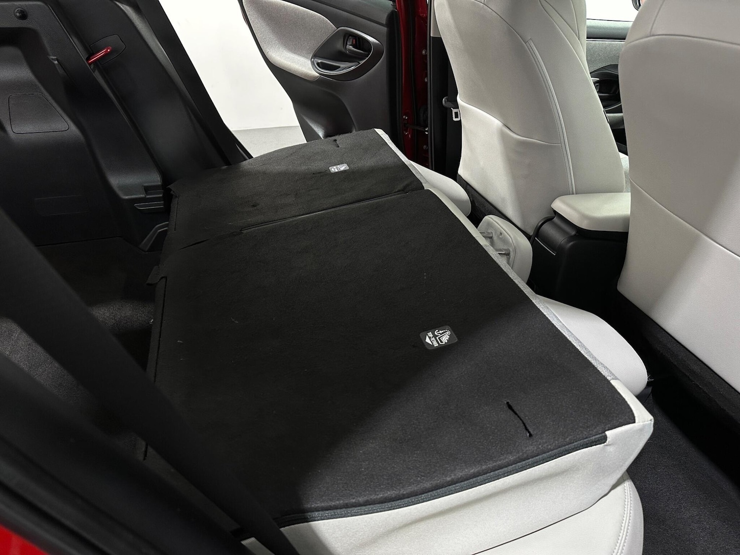 Used Toyota Yaris 2021 for sale - 76878517: Photo 41