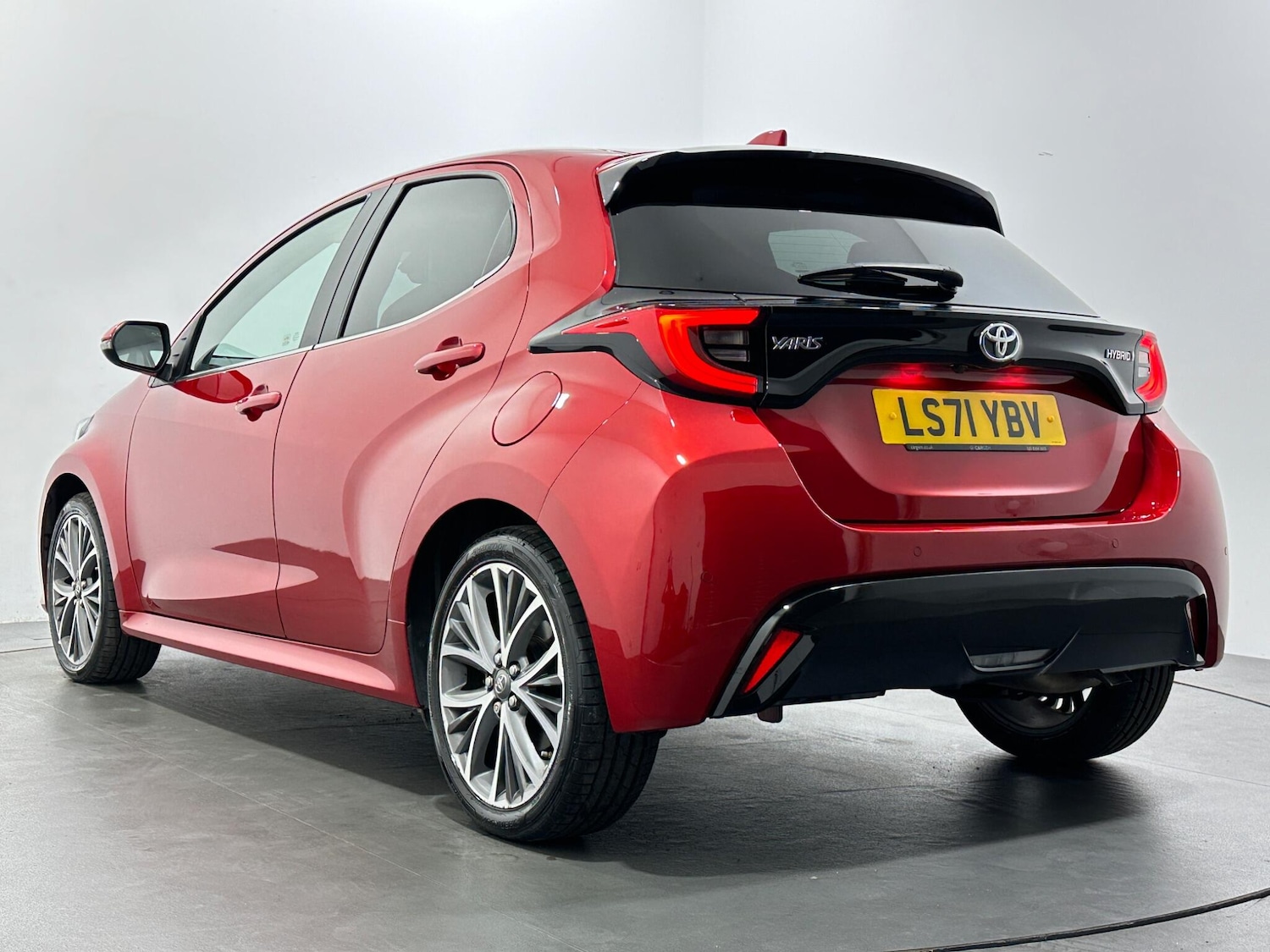 Used Toyota Yaris 2021 for sale - 76878517: Photo 44