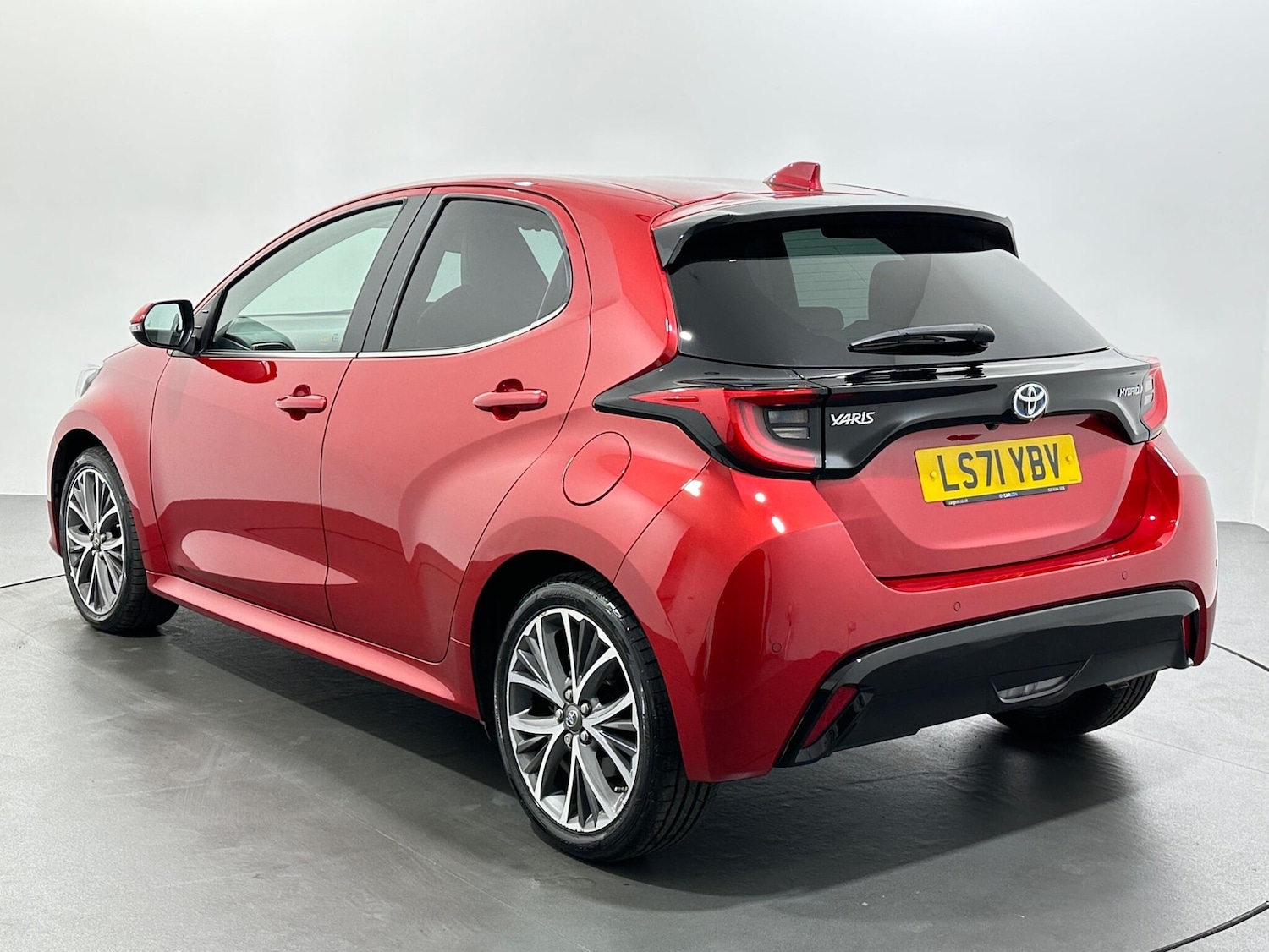 Used Toyota Yaris 2021 for sale - 76878517: Photo 6