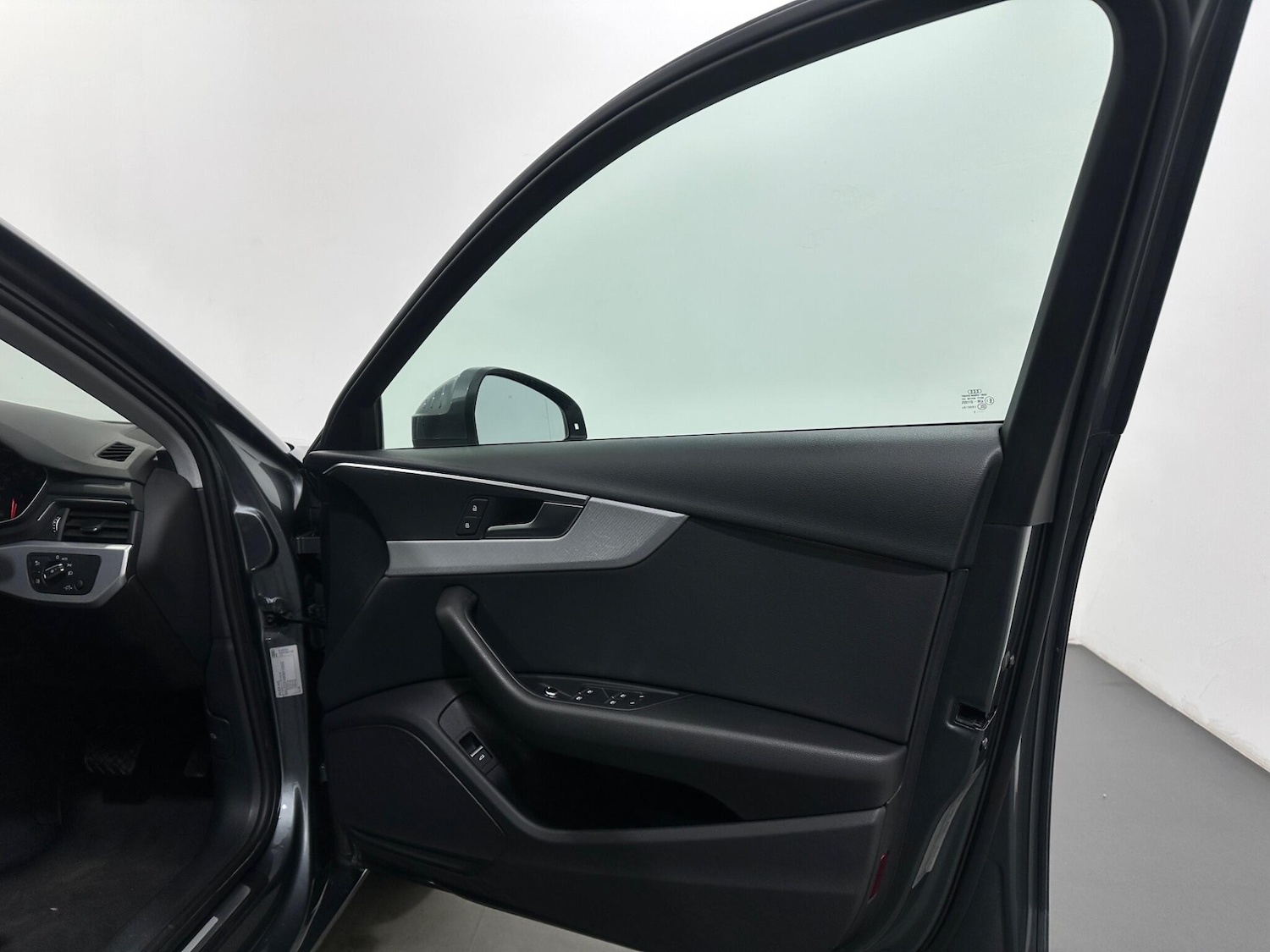 Used Audi A4 for sale - 77783117: Photo 36