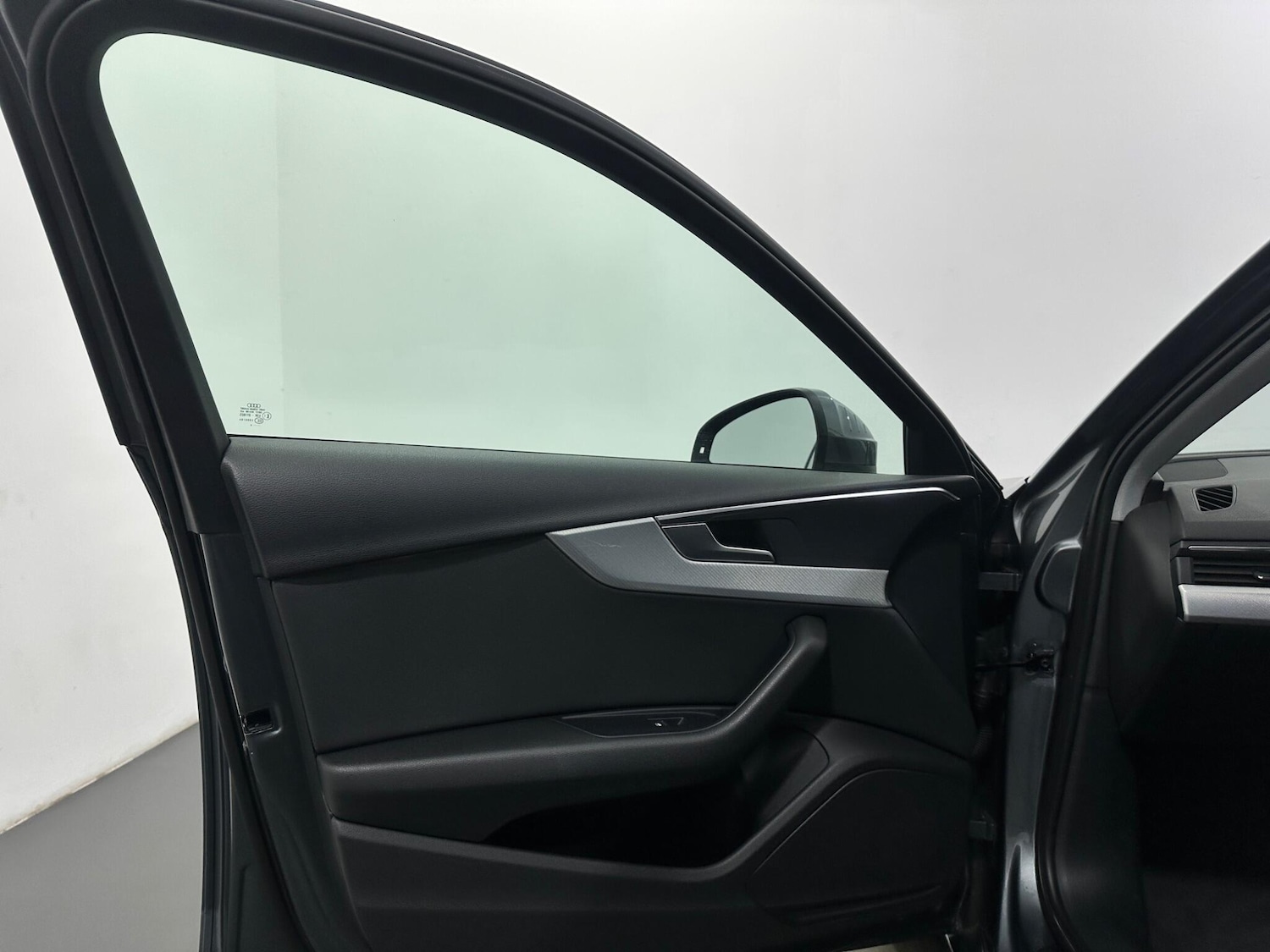 Used Audi A4 for sale - 77783117: Photo 40