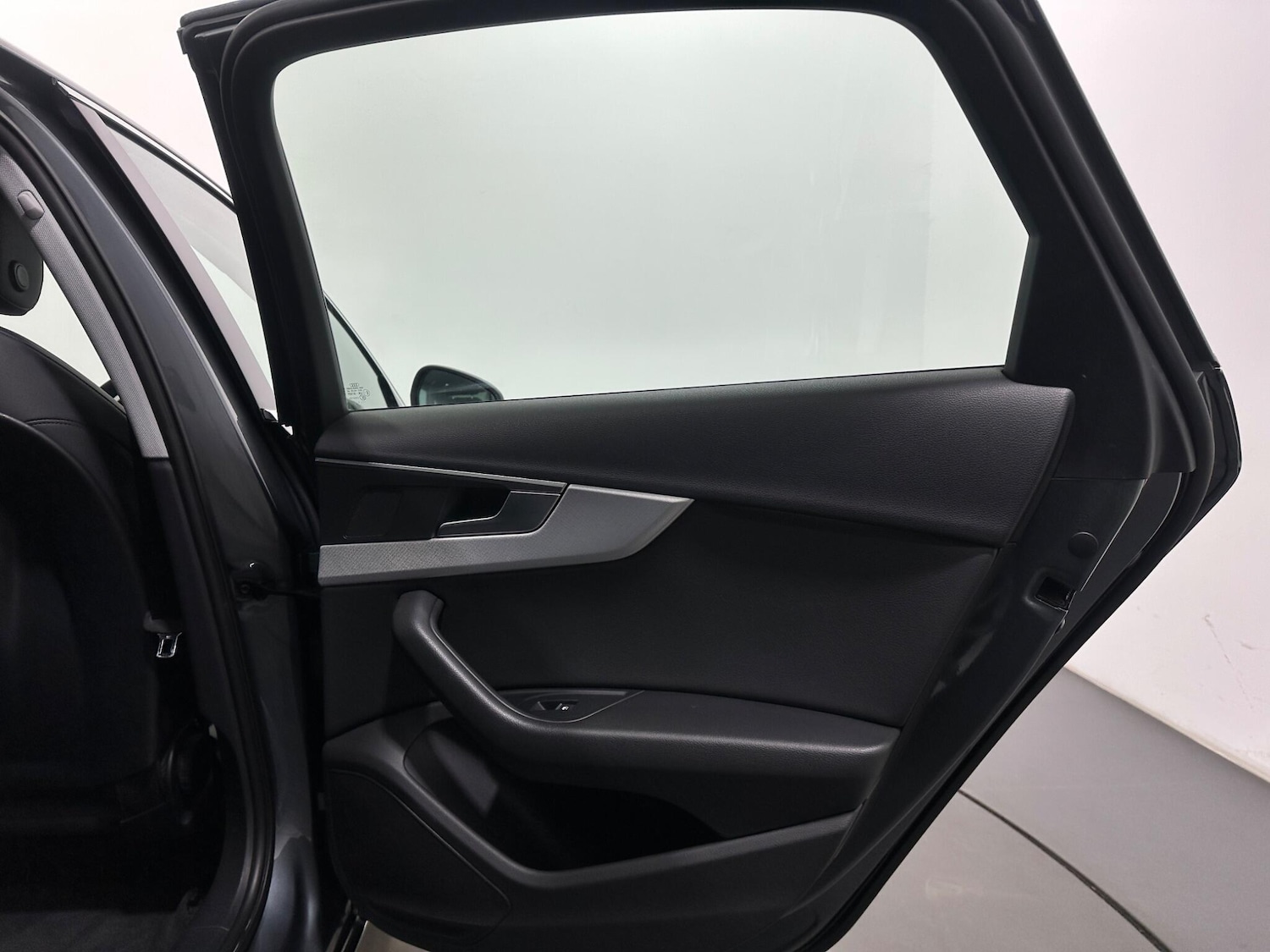 Used Audi A4 for sale - 77783117: Photo 46