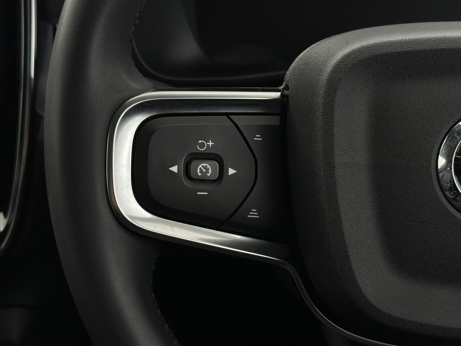 Used Volvo XC40 2021 for sale - 77255537: Photo 14