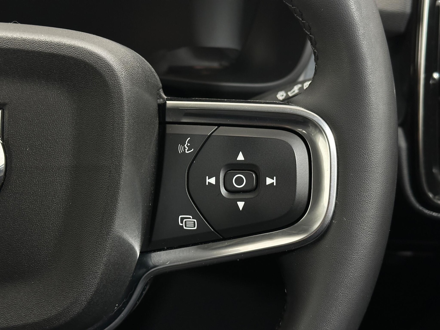 Used Volvo XC40 2021 for sale - 77255537: Photo 15