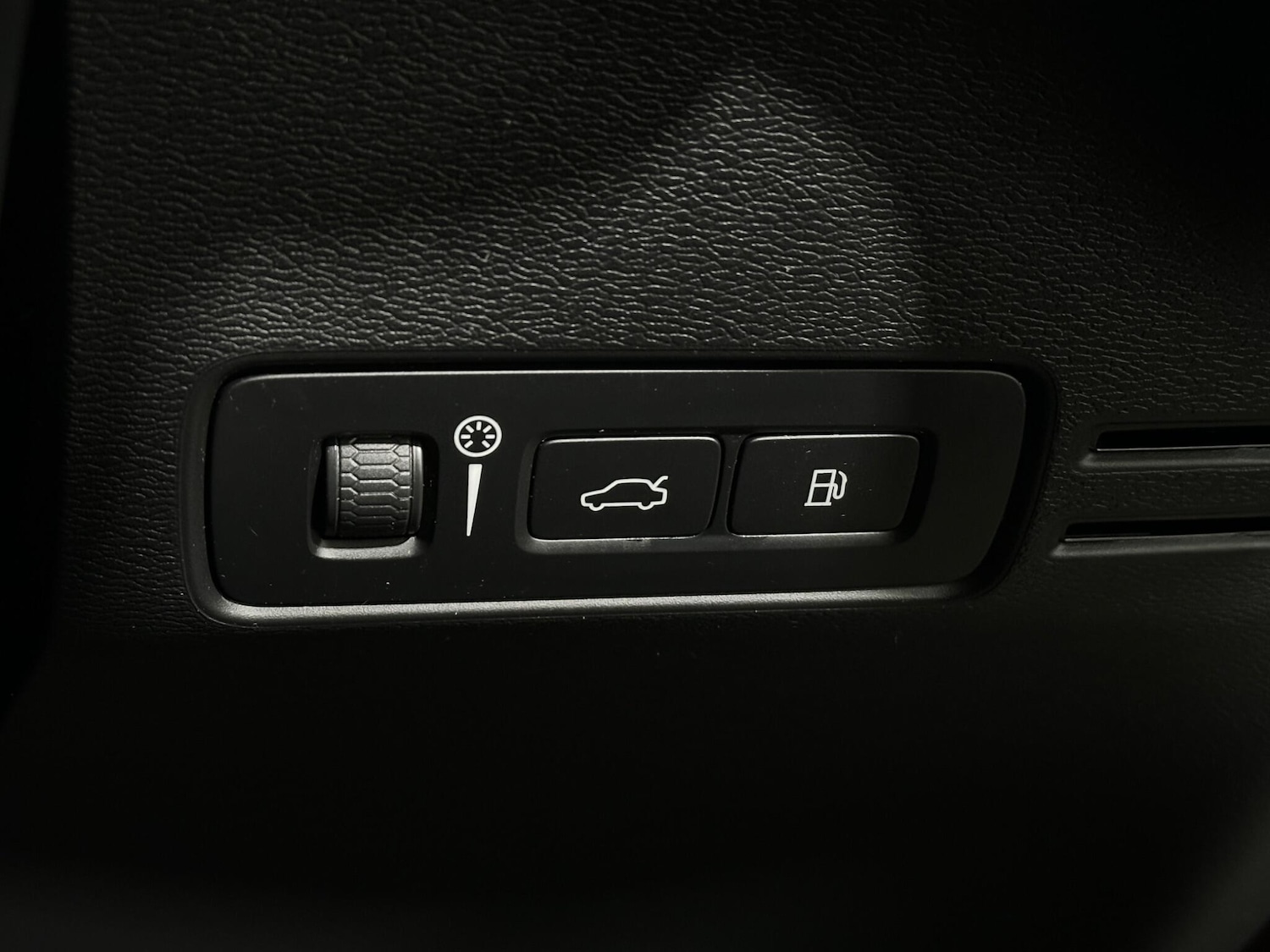 Used Volvo XC40 2021 for sale - 77255537: Photo 17