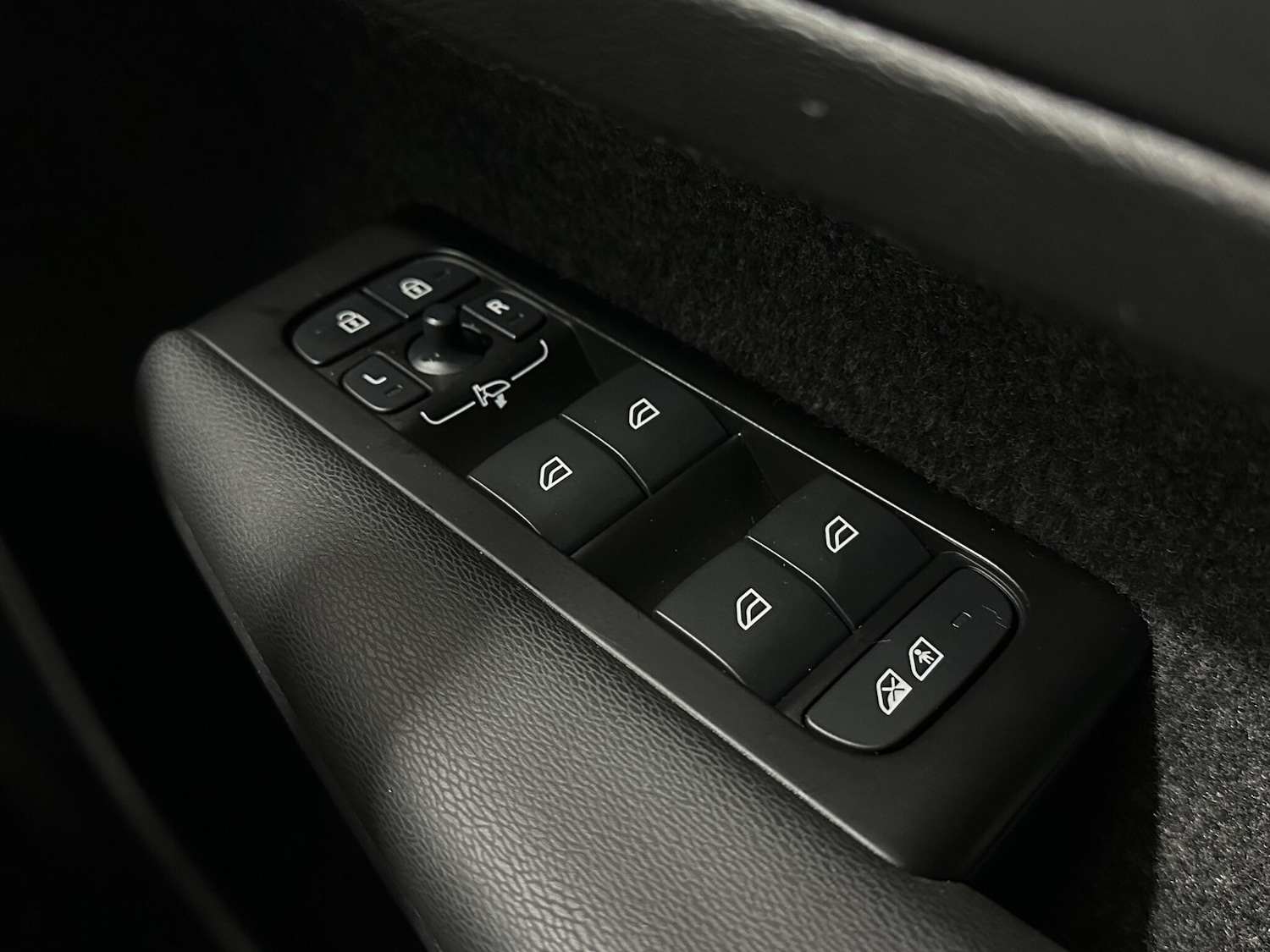 Used Volvo XC40 2021 for sale - 77255537: Photo 18