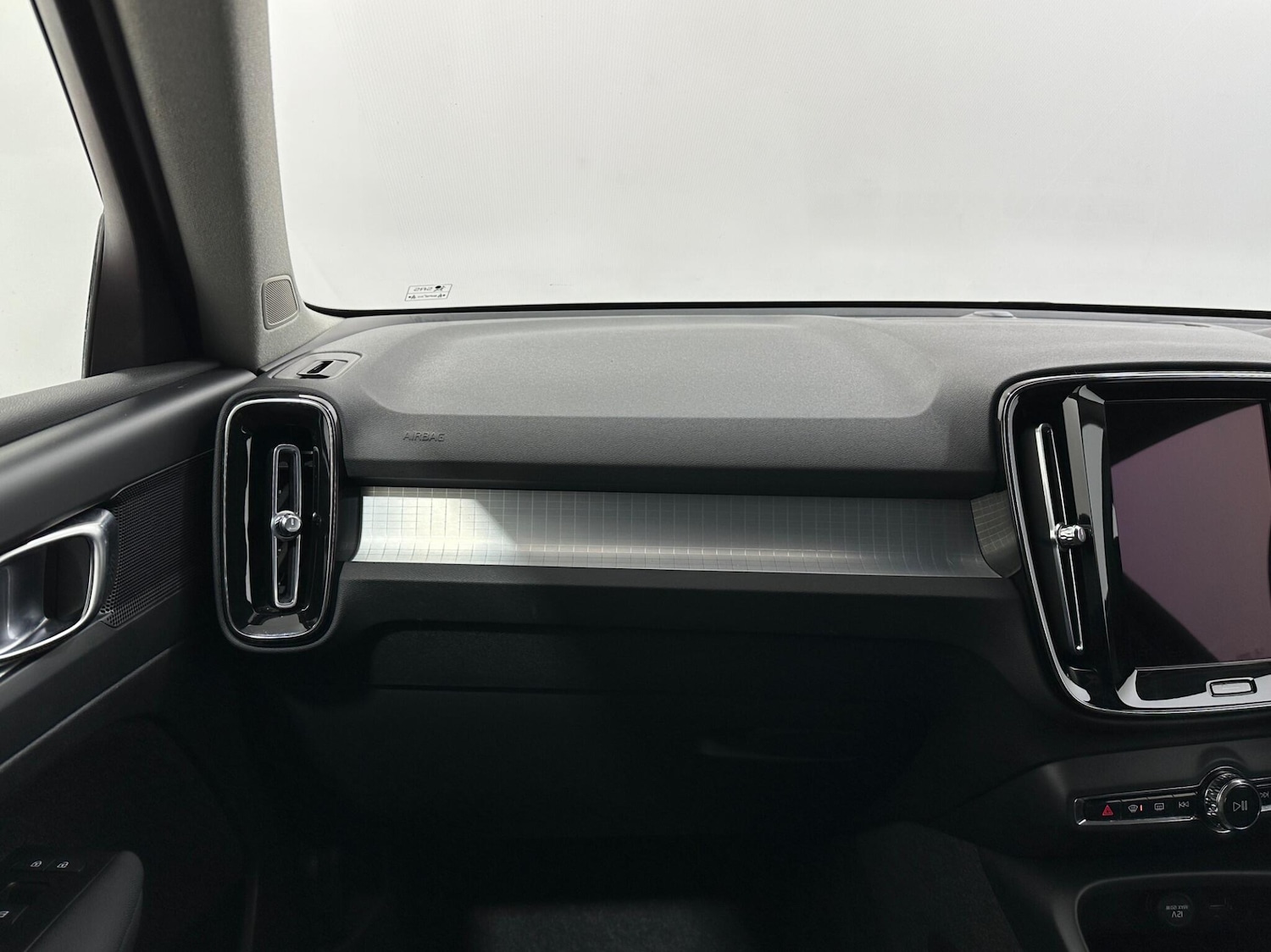 Used Volvo XC40 2021 for sale - 77255537: Photo 27