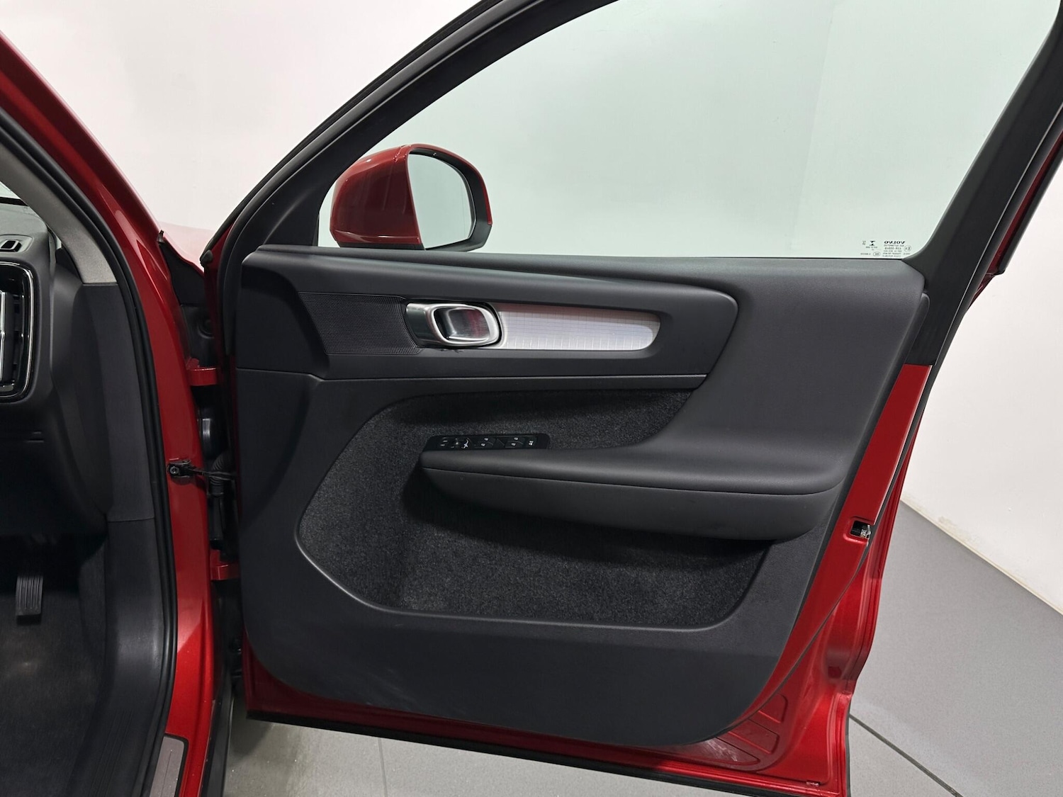 Used Volvo XC40 2021 for sale - 77255537: Photo 32