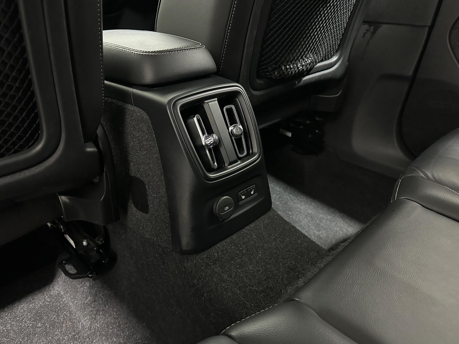 Used Volvo XC40 2021 for sale - 77255537: Photo 37