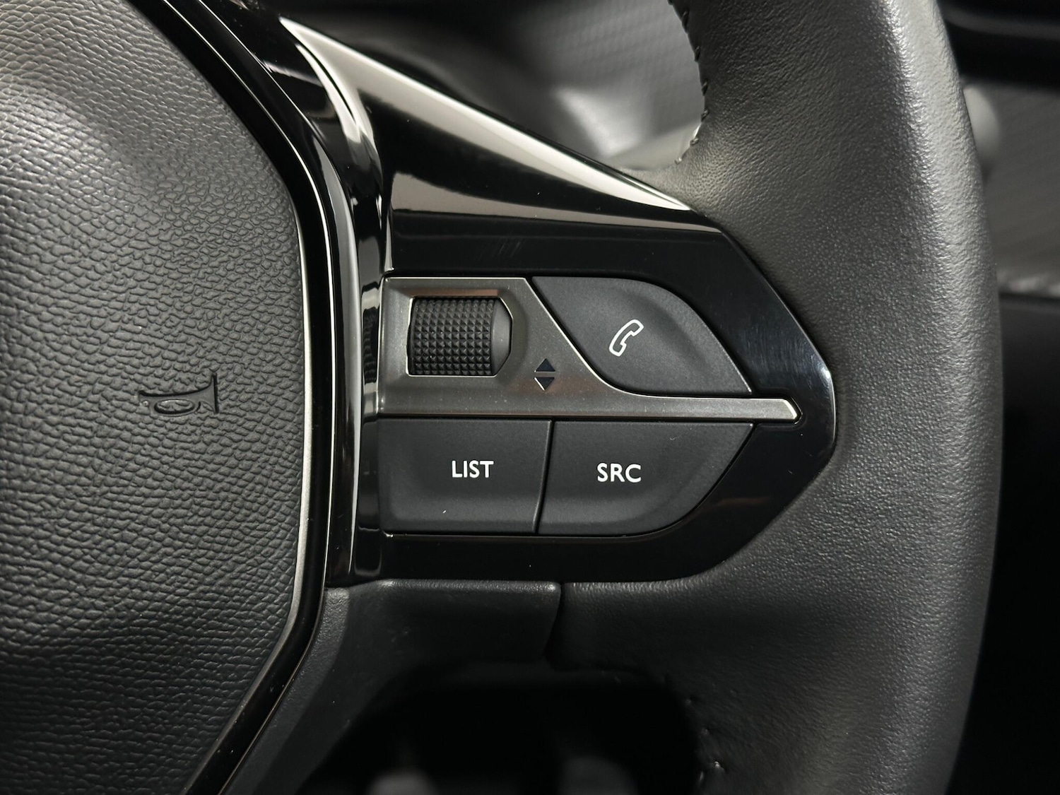 Used Peugeot 2008 2021 for sale - 76913075: Photo 15