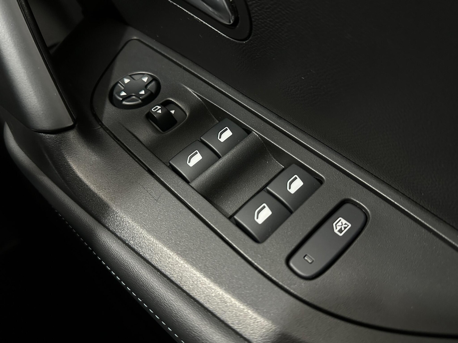 Used Peugeot 2008 2021 for sale - 76913075: Photo 18